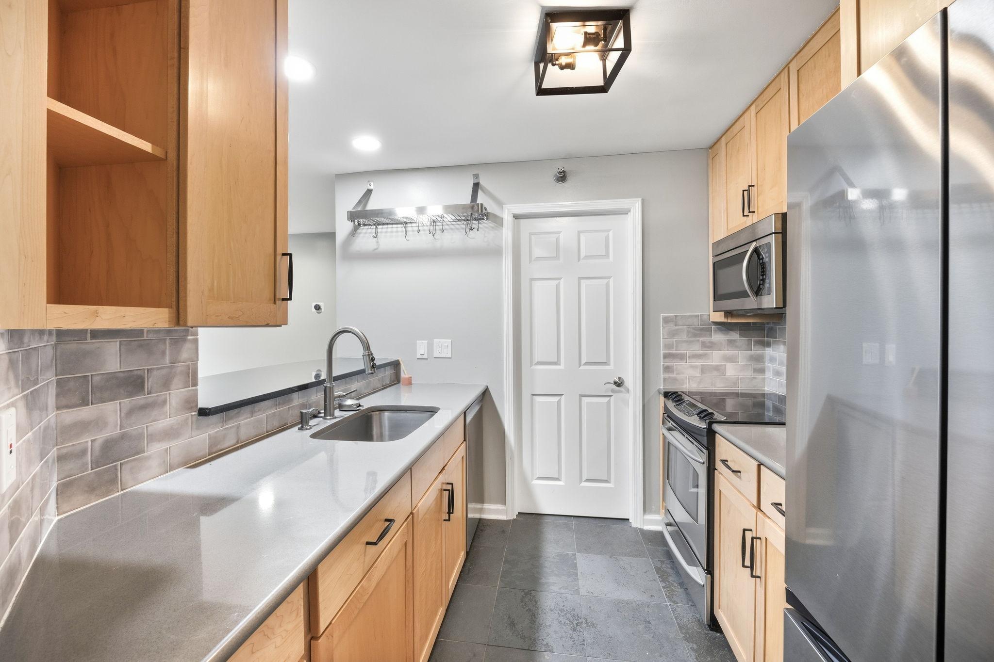 View of Residential at 6048 Chasewood Parkway #1, Minnetonka MN 55343, Minnetonka (9 of 36) - Mike Wilen | Minnesota Team Real Estate