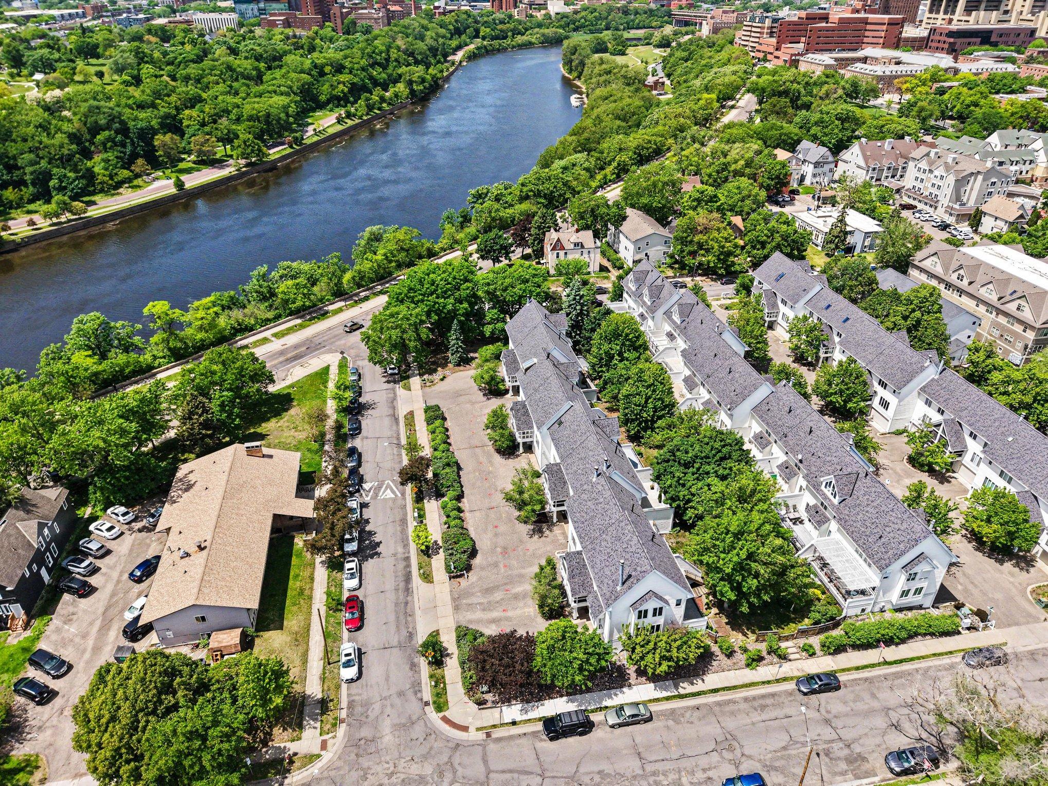 View of Residential at 921 Dartmouth Avenue, Minneapolis MN 55414, Minneapolis (2 of 28) - Mike Wilen | Minnesota Team Real Estate
