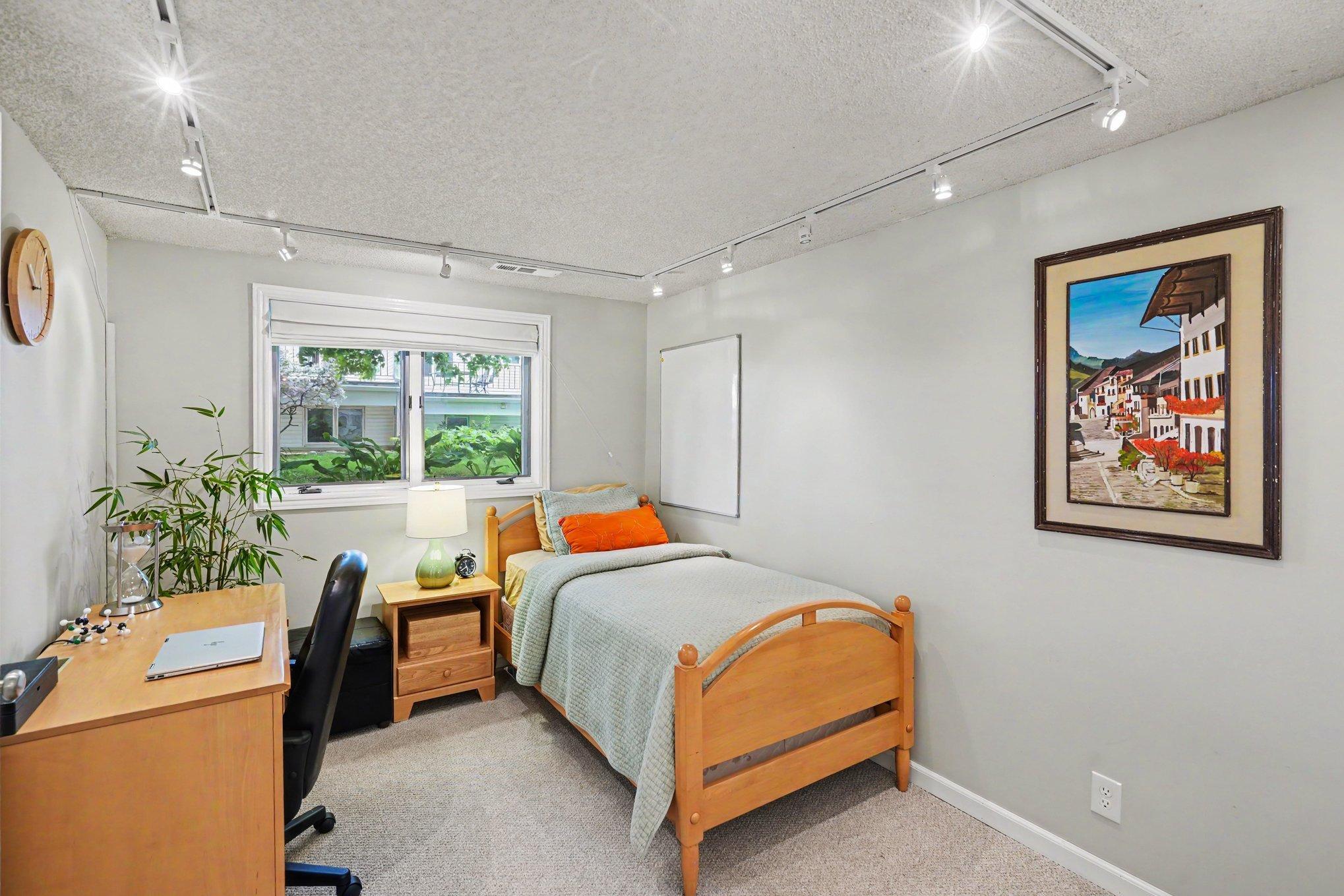 View of Residential at 921 Dartmouth Avenue, Minneapolis MN 55414, Minneapolis (25 of 28) - Mike Wilen | Minnesota Team Real Estate