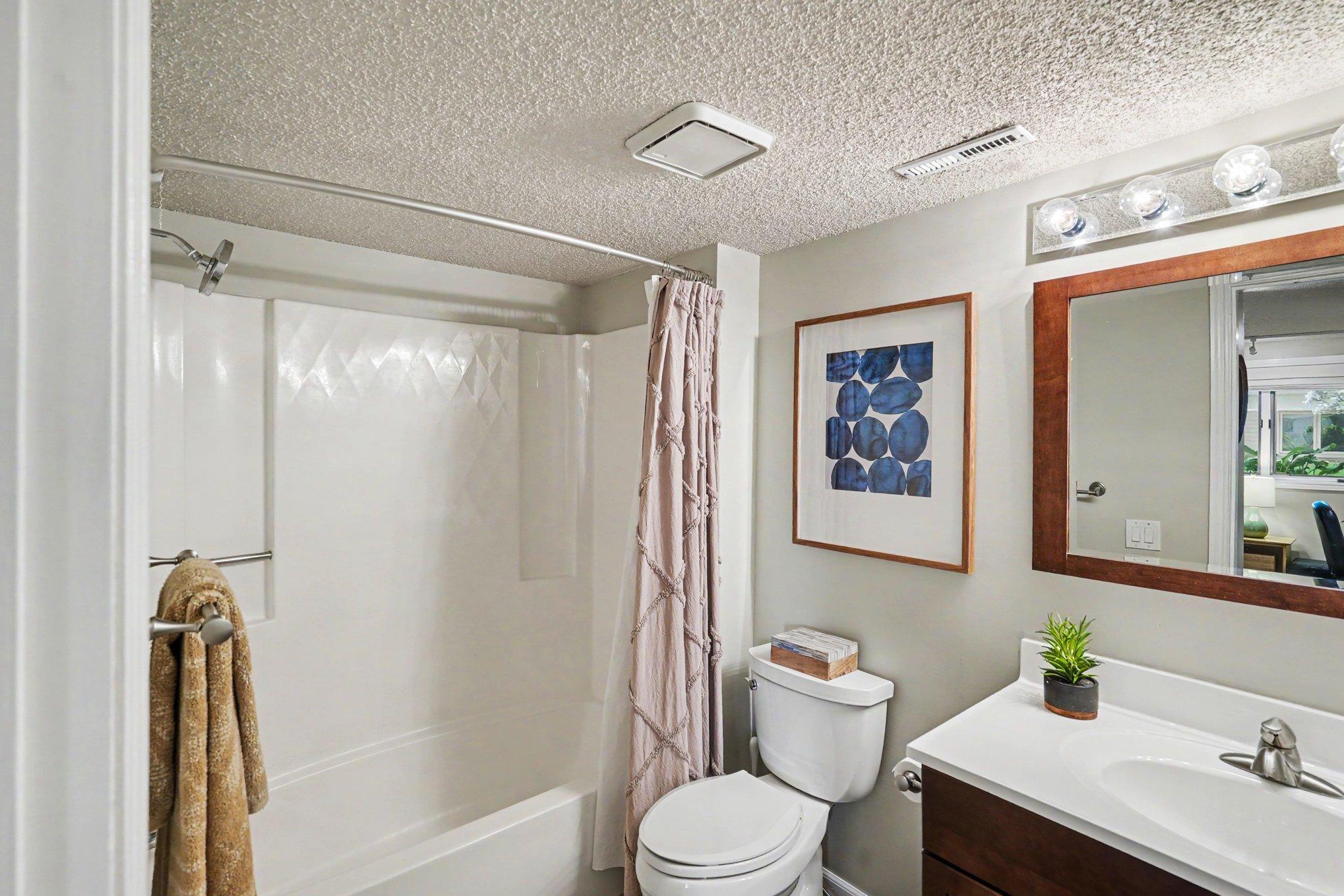View of Residential at 921 Dartmouth Avenue, Minneapolis MN 55414, Minneapolis (26 of 28) - Mike Wilen | Minnesota Team Real Estate
