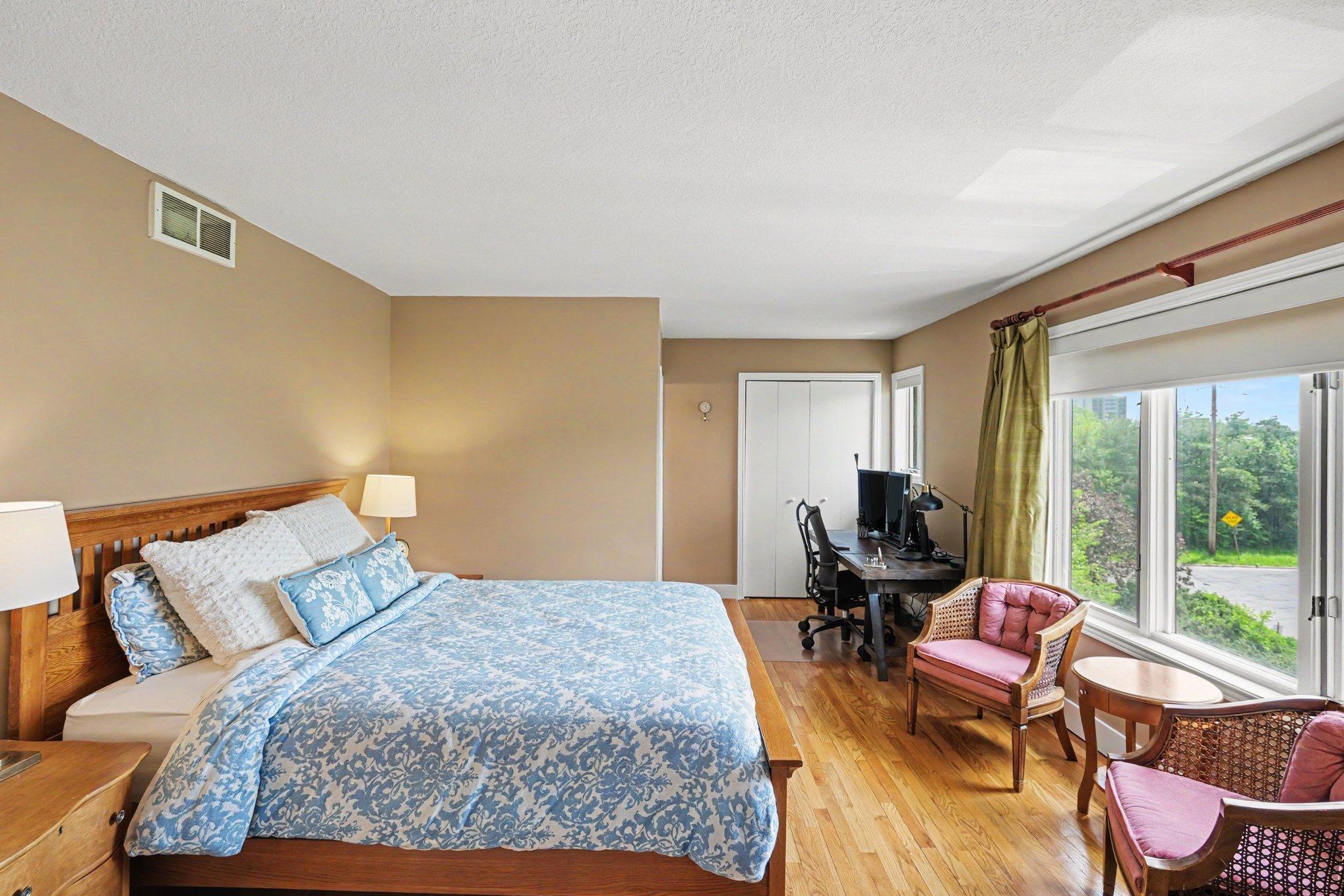 View of Residential at 921 Dartmouth Avenue, Minneapolis MN 55414, Minneapolis (12 of 28) - Mike Wilen | Minnesota Team Real Estate