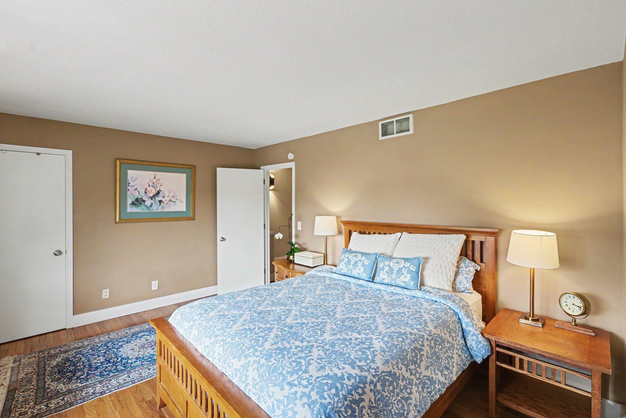 View of Residential at 921 Dartmouth Avenue, Minneapolis MN 55414, Minneapolis (13 of 28) - Mike Wilen | Minnesota Team Real Estate