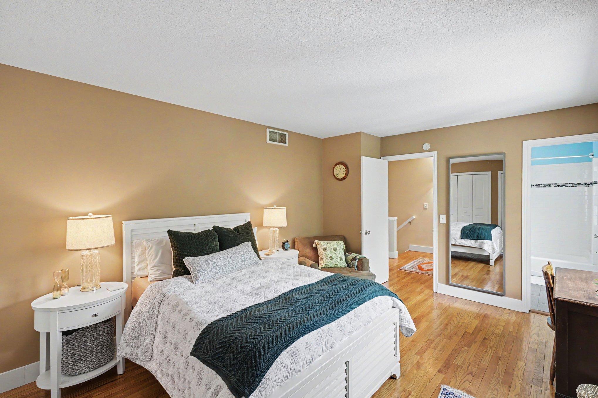 View of Residential at 921 Dartmouth Avenue, Minneapolis MN 55414, Minneapolis (16 of 28) - Mike Wilen | Minnesota Team Real Estate