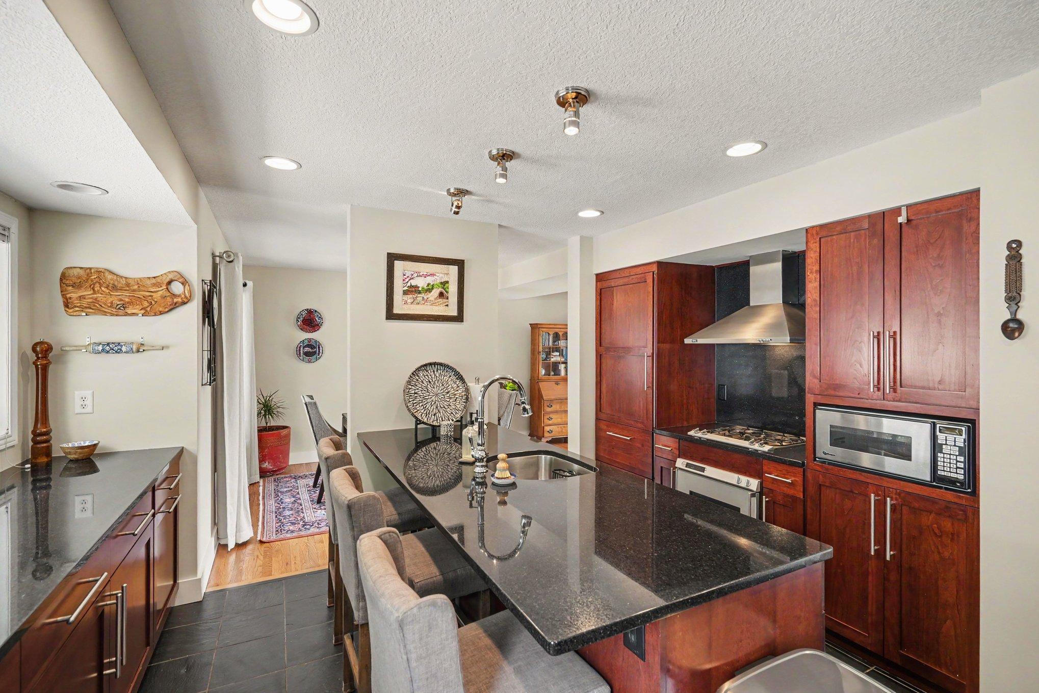 View of Residential at 921 Dartmouth Avenue, Minneapolis MN 55414, Minneapolis (10 of 28) - Mike Wilen | Minnesota Team Real Estate