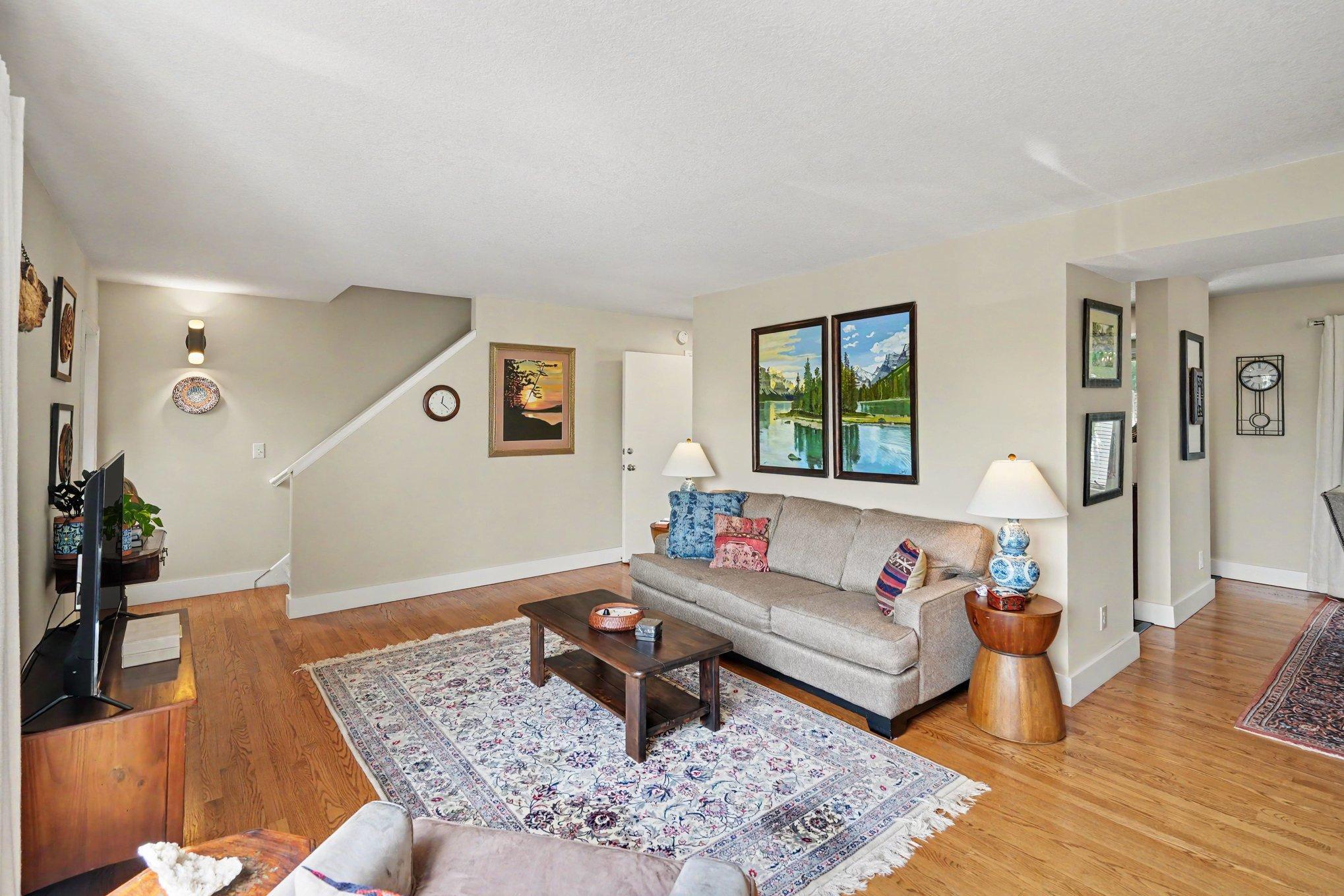 View of Residential at 921 Dartmouth Avenue, Minneapolis MN 55414, Minneapolis (8 of 28) - Mike Wilen | Minnesota Team Real Estate