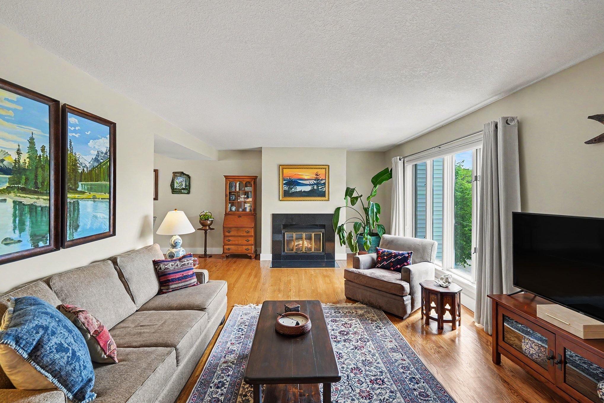 View of Residential at 921 Dartmouth Avenue, Minneapolis MN 55414, Minneapolis (6 of 28) - Mike Wilen | Minnesota Team Real Estate