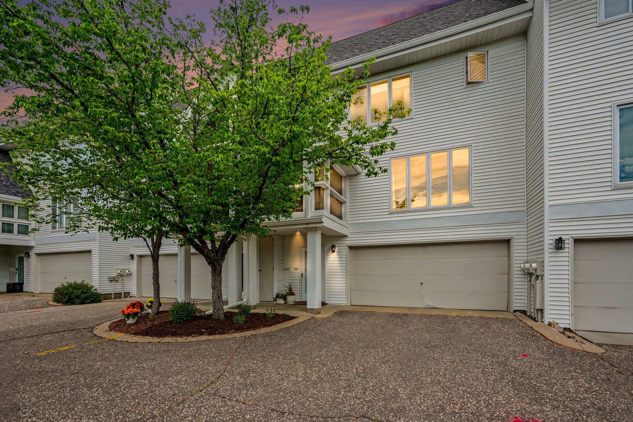 View of Residential at 921 Dartmouth Avenue, Minneapolis MN 55414, Minneapolis (5 of 28) - Mike Wilen | Minnesota Team Real Estate