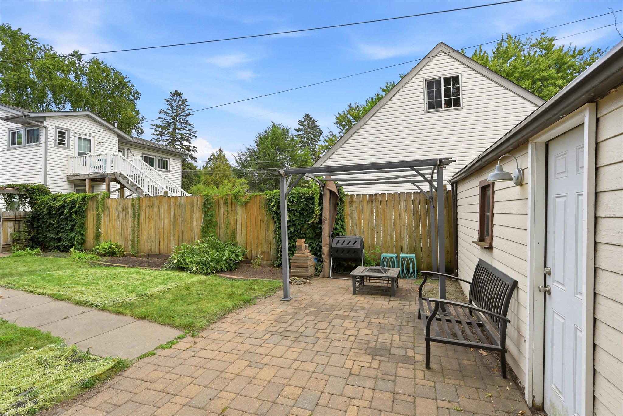View of Residential at 1360 Hartford Avenue, Saint Paul MN 55116, Saint Paul (9 of 18) - Mike Wilen | Minnesota Team Real Estate