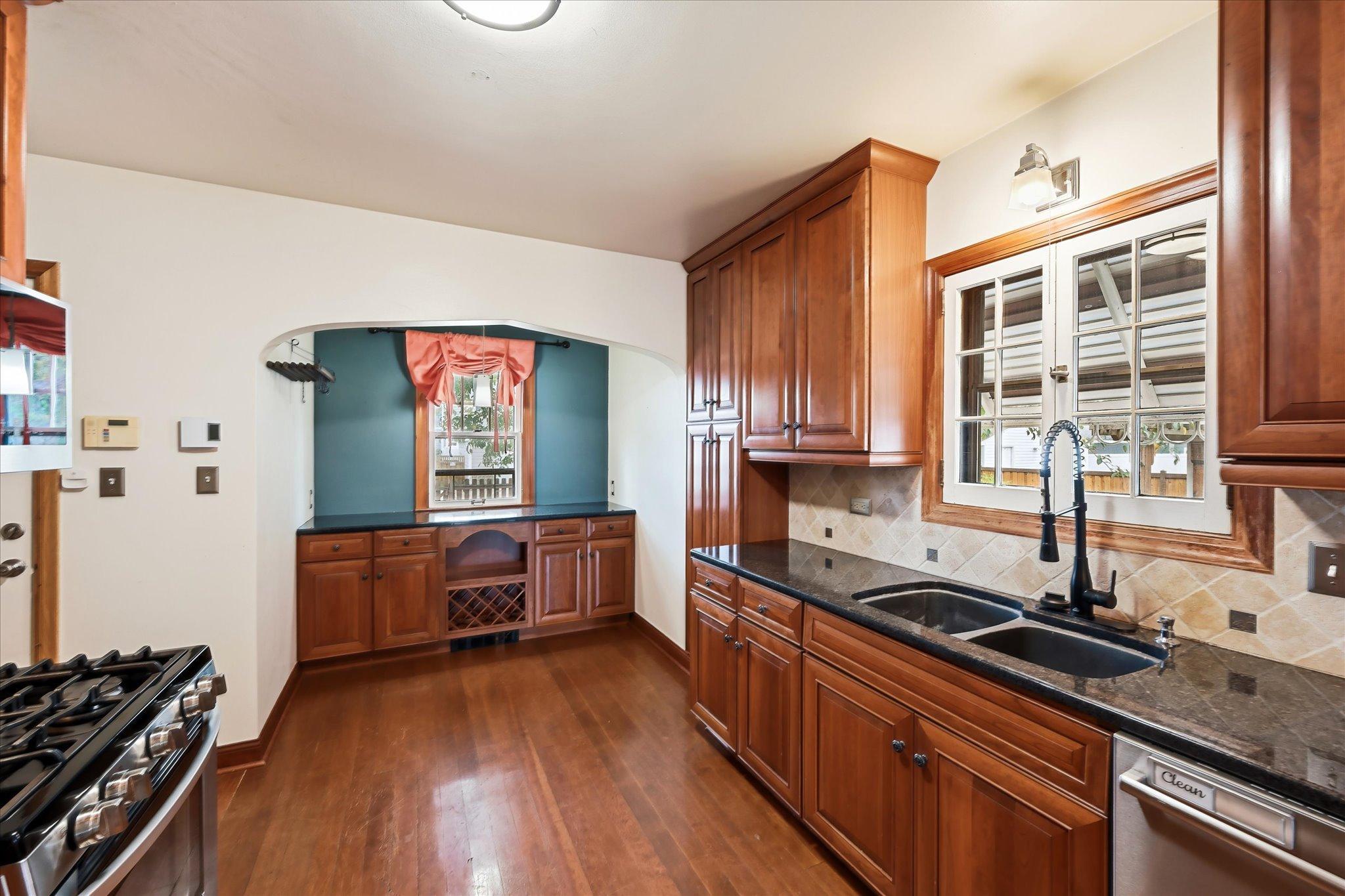 View of Residential at 1360 Hartford Avenue, Saint Paul MN 55116, Saint Paul (14 of 18) - Mike Wilen | Minnesota Team Real Estate