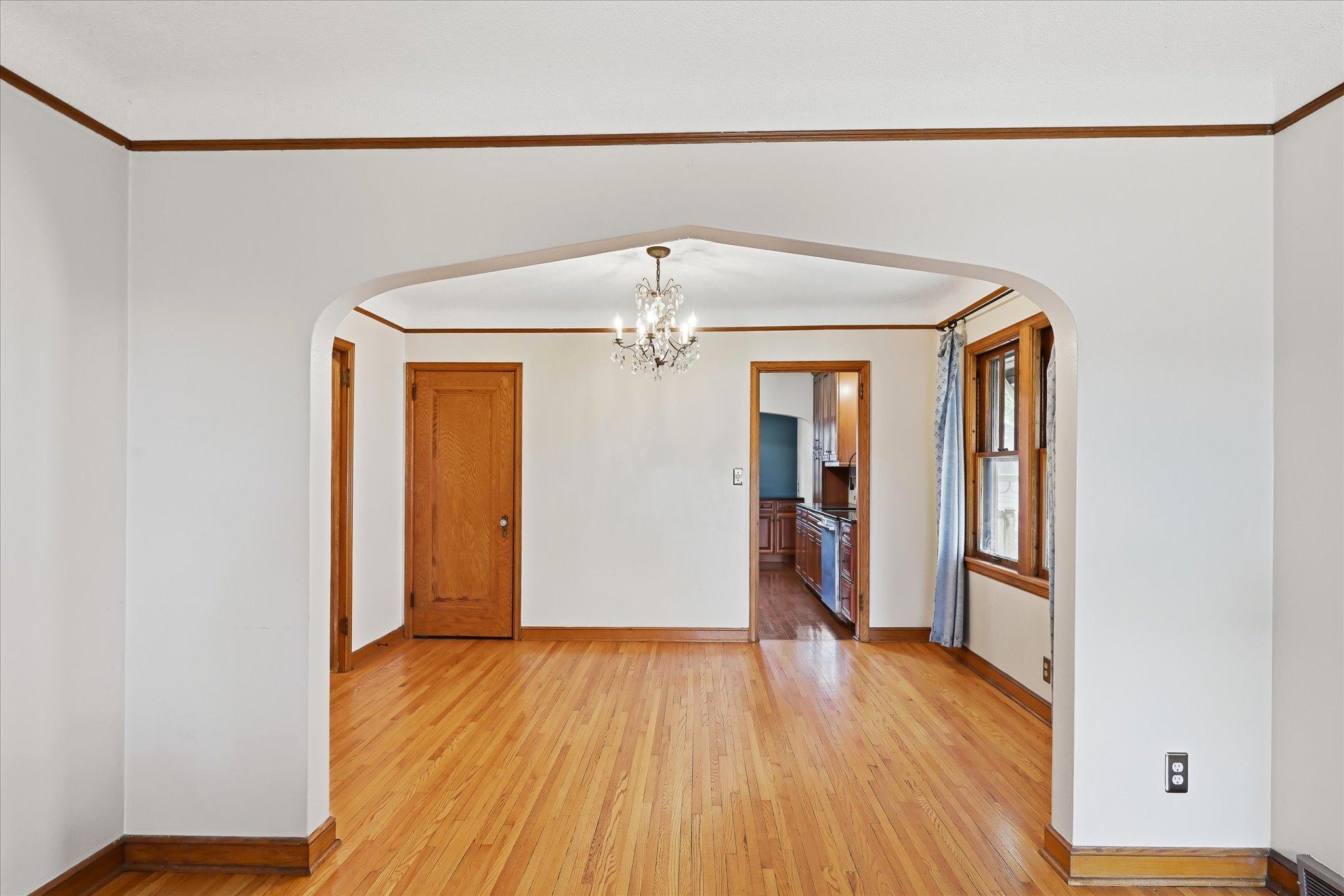 View of Residential at 1360 Hartford Avenue, Saint Paul MN 55116, Saint Paul (27 of 35) - Mike Wilen | Minnesota Team Real Estate