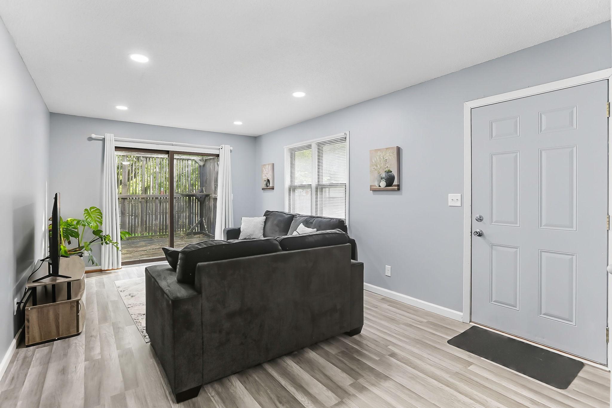 View of Residential at 2304 Sheridan Avenue, Minneapolis MN 55411, Minneapolis (5 of 29) - Mike Wilen | Minnesota Team Real Estate