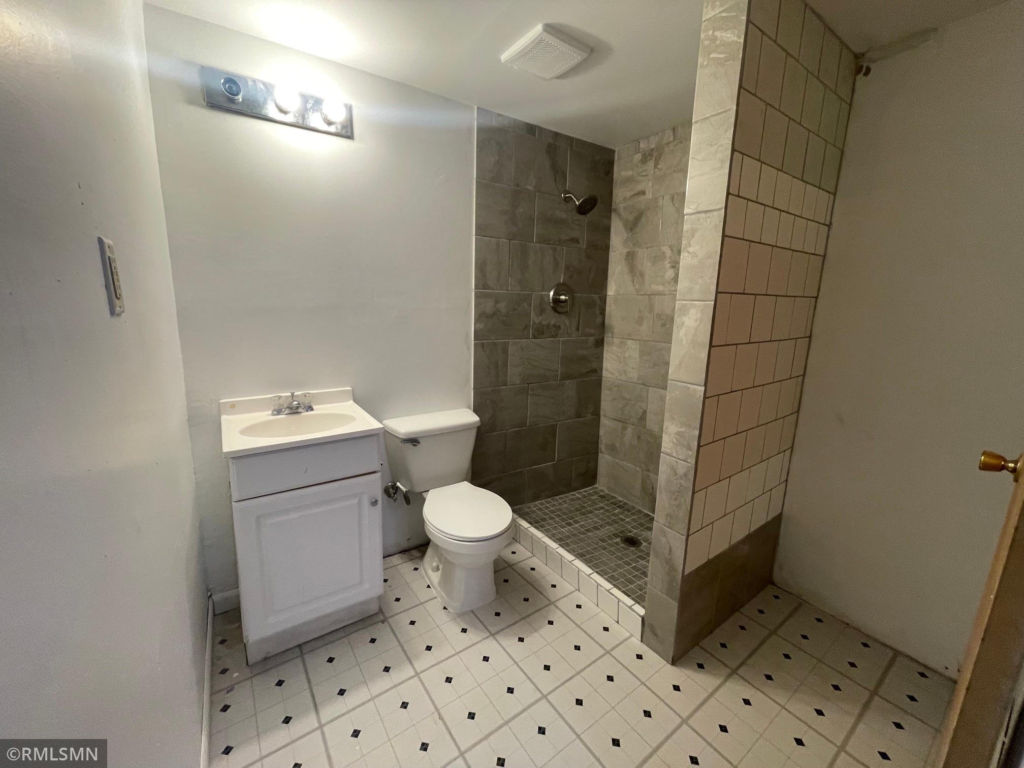 View of Residential at 2304 Sheridan Avenue, Minneapolis MN 55411, Minneapolis (22 of 29) - Mike Wilen | Minnesota Team Real Estate