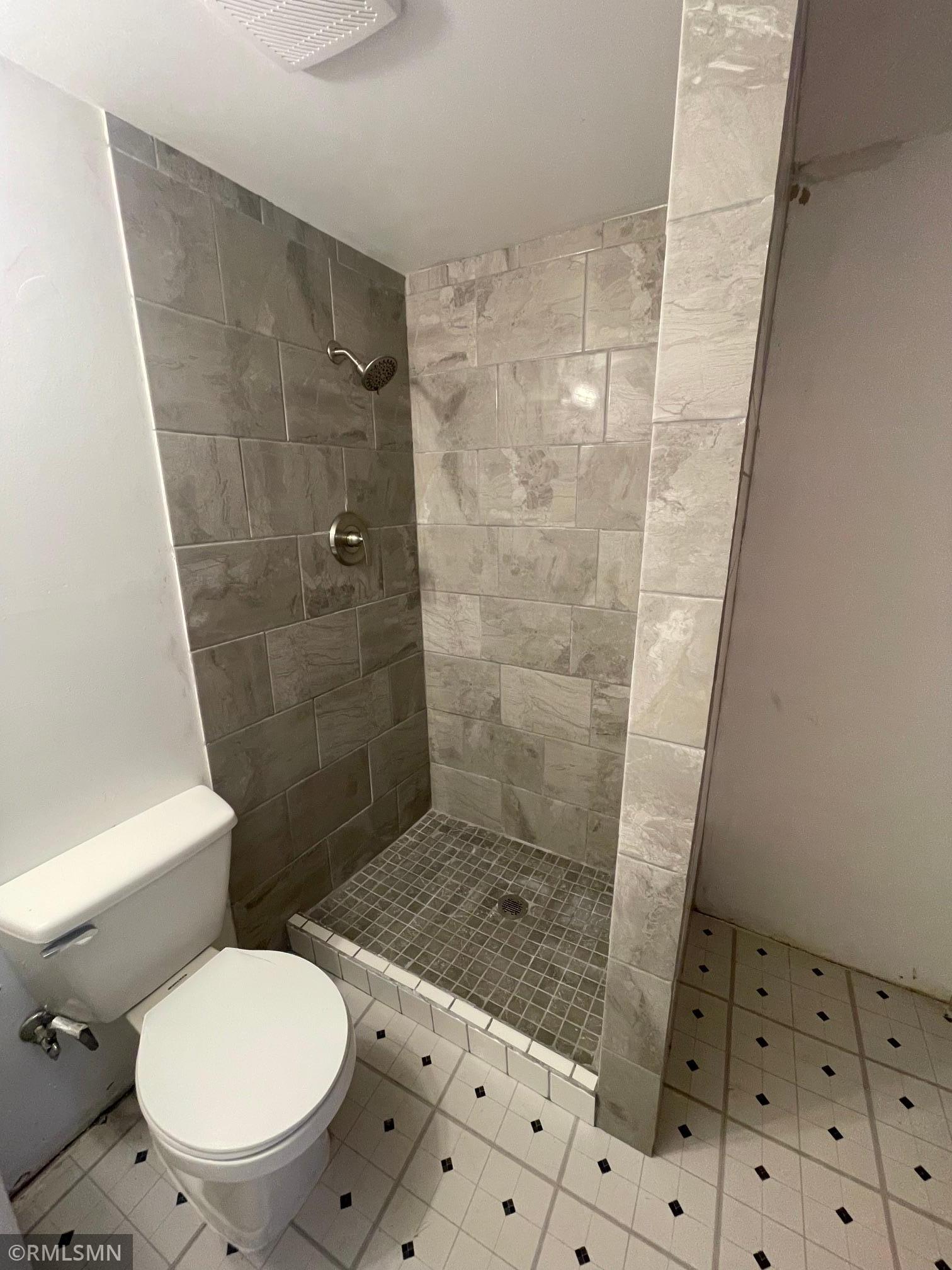 View of Residential at 2304 Sheridan Avenue, Minneapolis MN 55411, Minneapolis (21 of 29) - Mike Wilen | Minnesota Team Real Estate