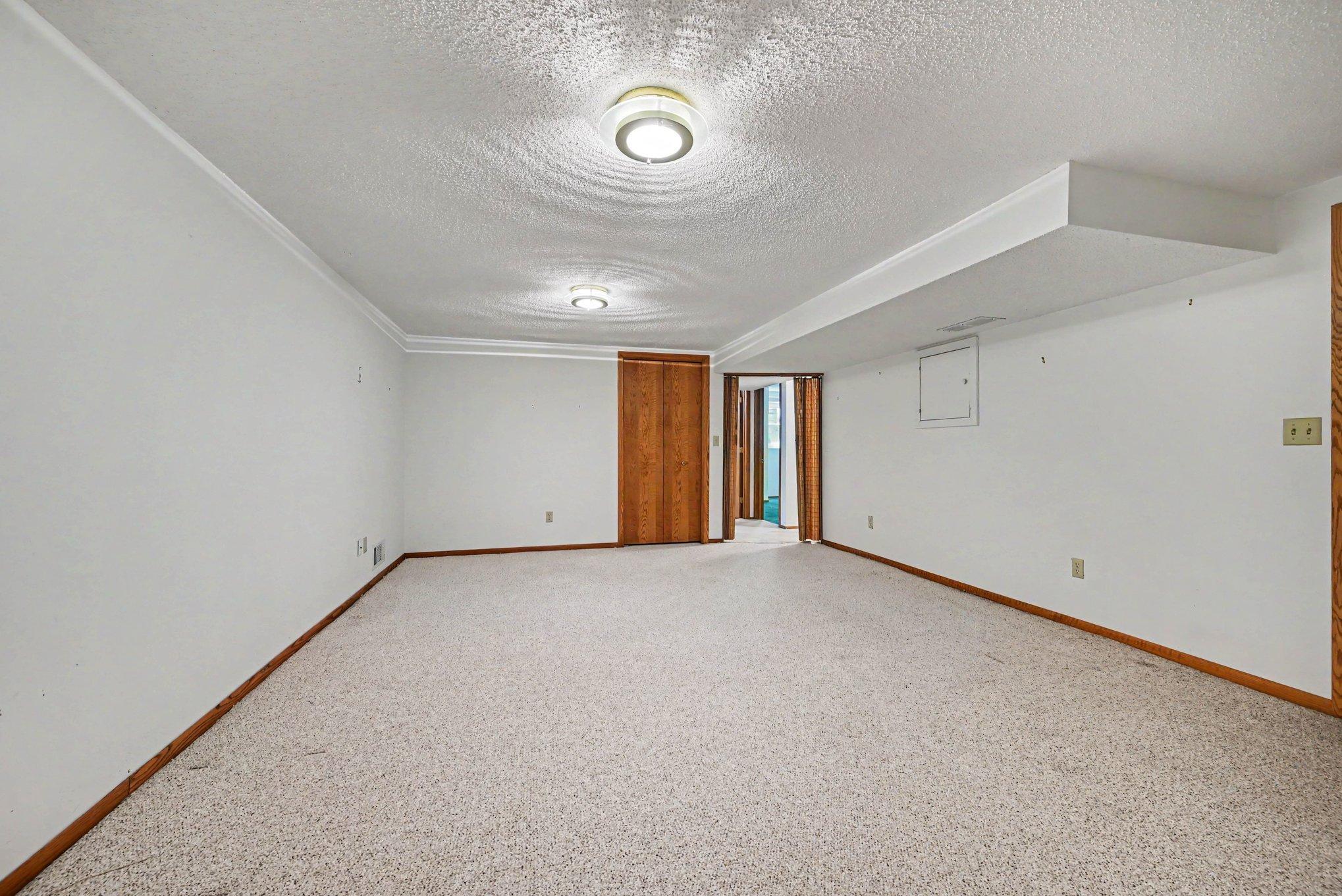 View of Residential at 15632 Heywood Way, Apple Valley MN 55124, Apple Valley (26 of 30) - Mike Wilen | Minnesota Team Real Estate