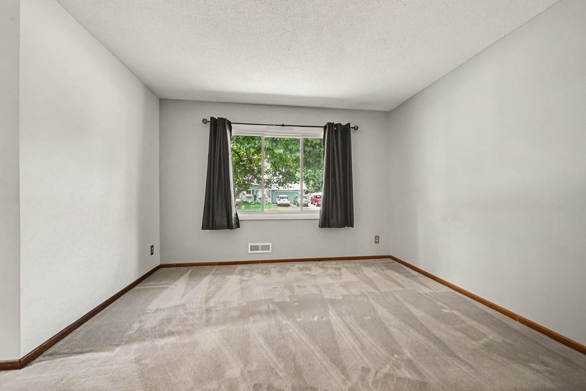 View of Residential at 15632 Heywood Way, Apple Valley MN 55124, Apple Valley (23 of 30) - Mike Wilen | Minnesota Team Real Estate
