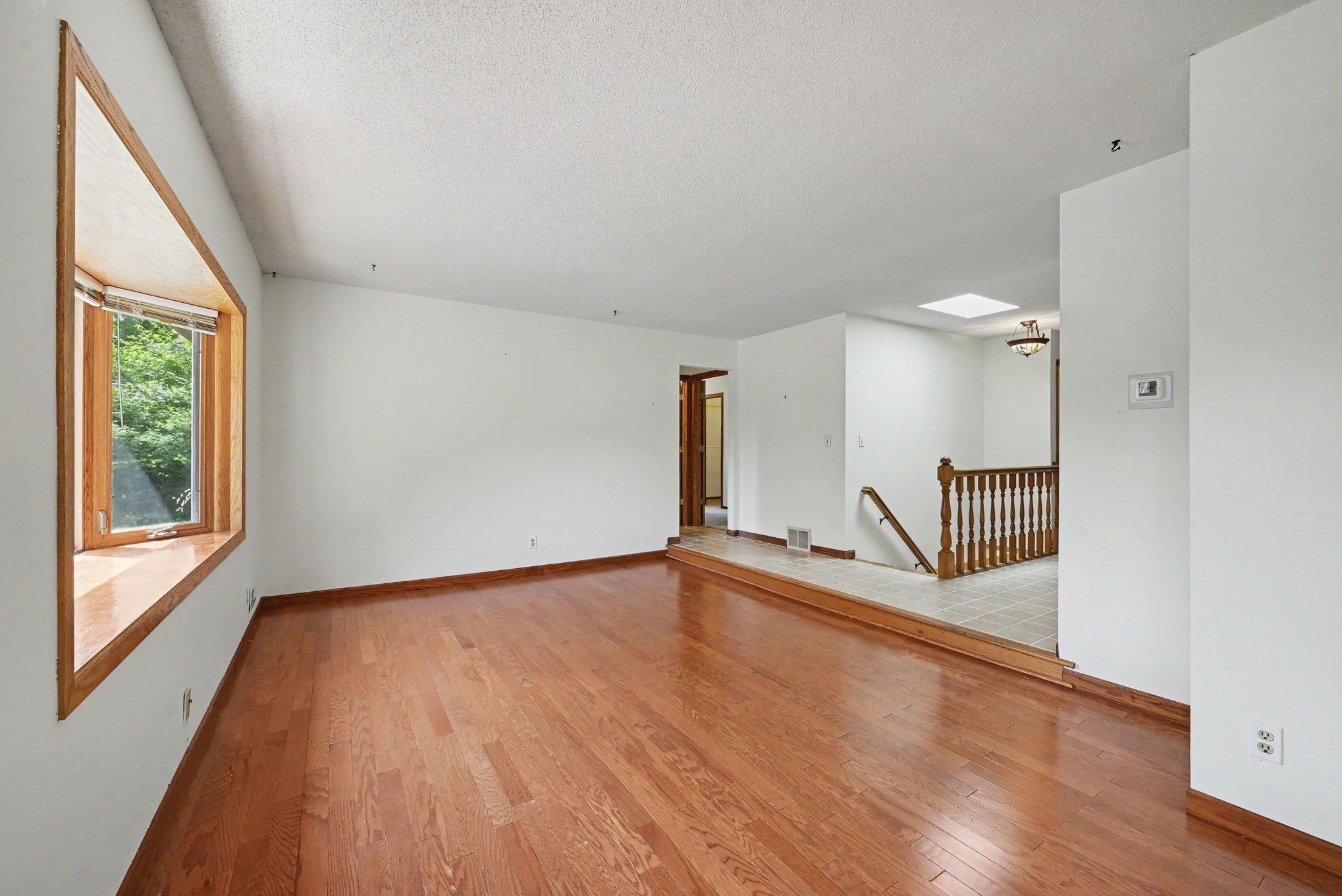 View of Residential at 15632 Heywood Way, Apple Valley MN 55124, Apple Valley (17 of 30) - Mike Wilen | Minnesota Team Real Estate