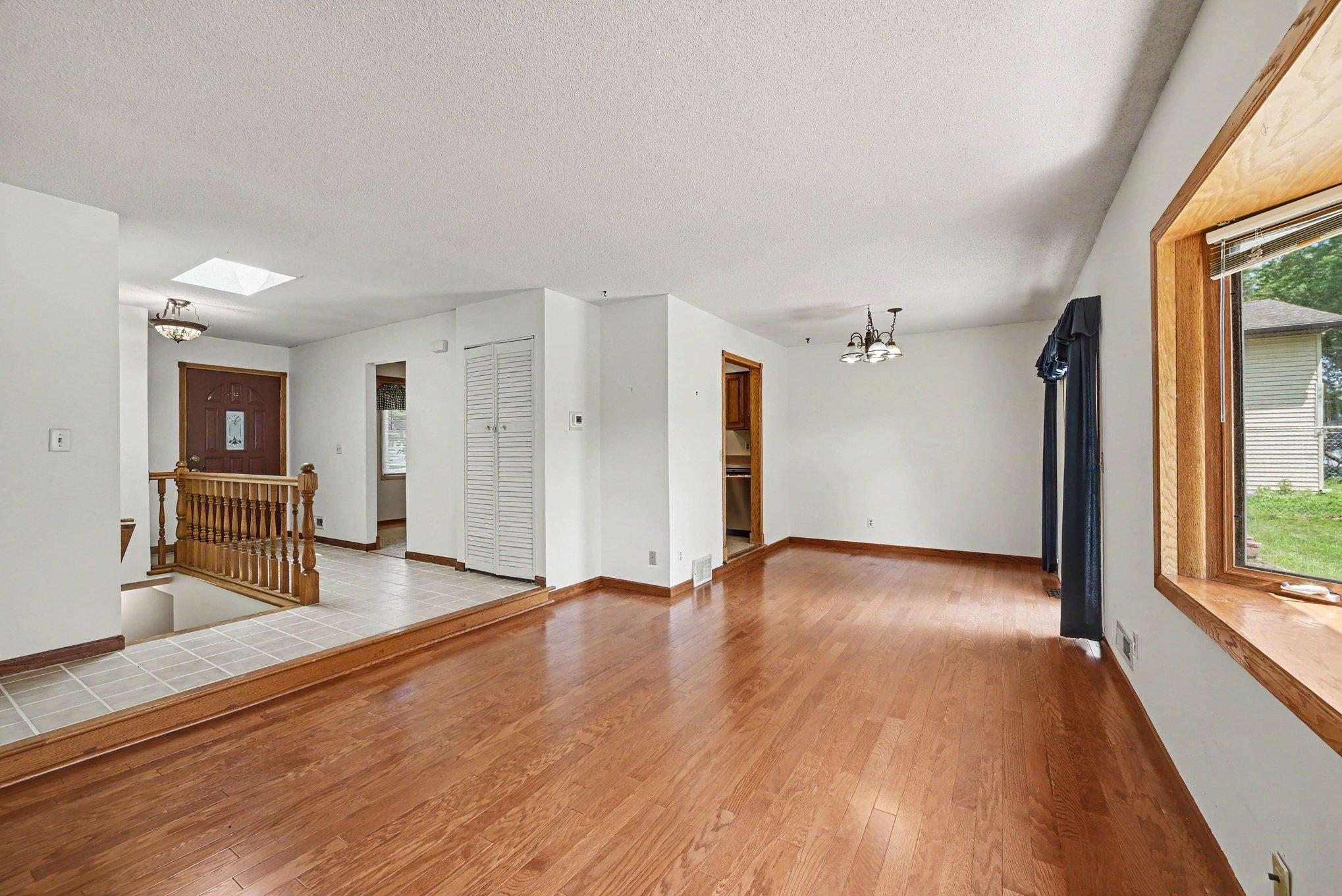 View of Residential at 15632 Heywood Way, Apple Valley MN 55124, Apple Valley (19 of 30) - Mike Wilen | Minnesota Team Real Estate