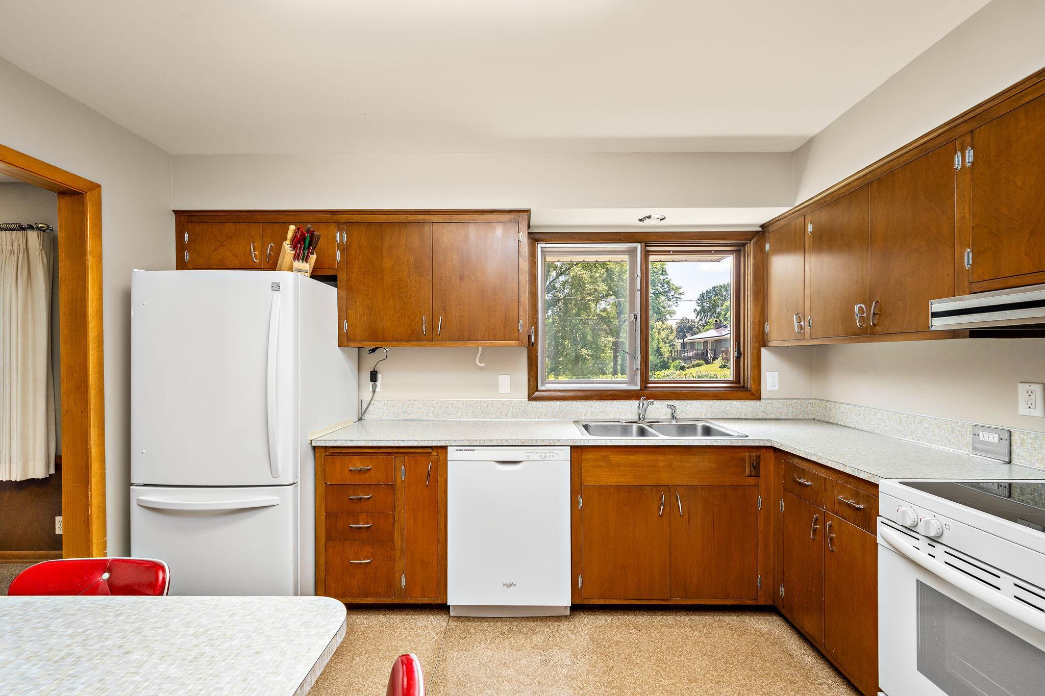 View of Residential at 6305 Maloney Avenue, Edina MN 55343, Edina (11 of 26) - Mike Wilen | Minnesota Team Real Estate