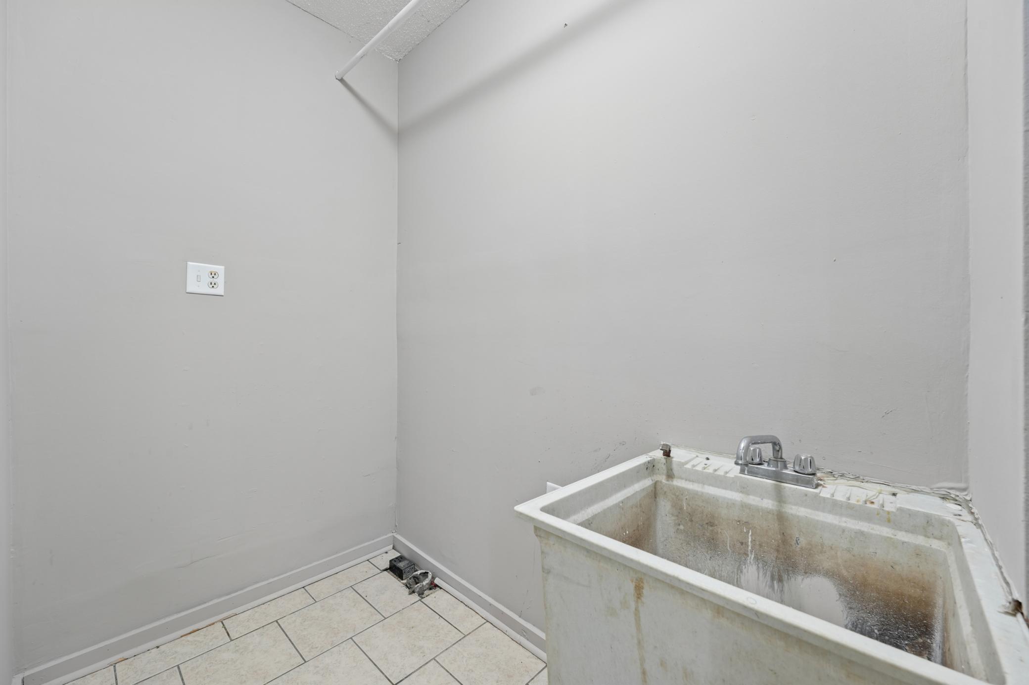 View of Residential at 2328 Sheridan Avenue, Minneapolis MN 55411, Minneapolis (21 of 31) - Mike Wilen | Minnesota Team Real Estate