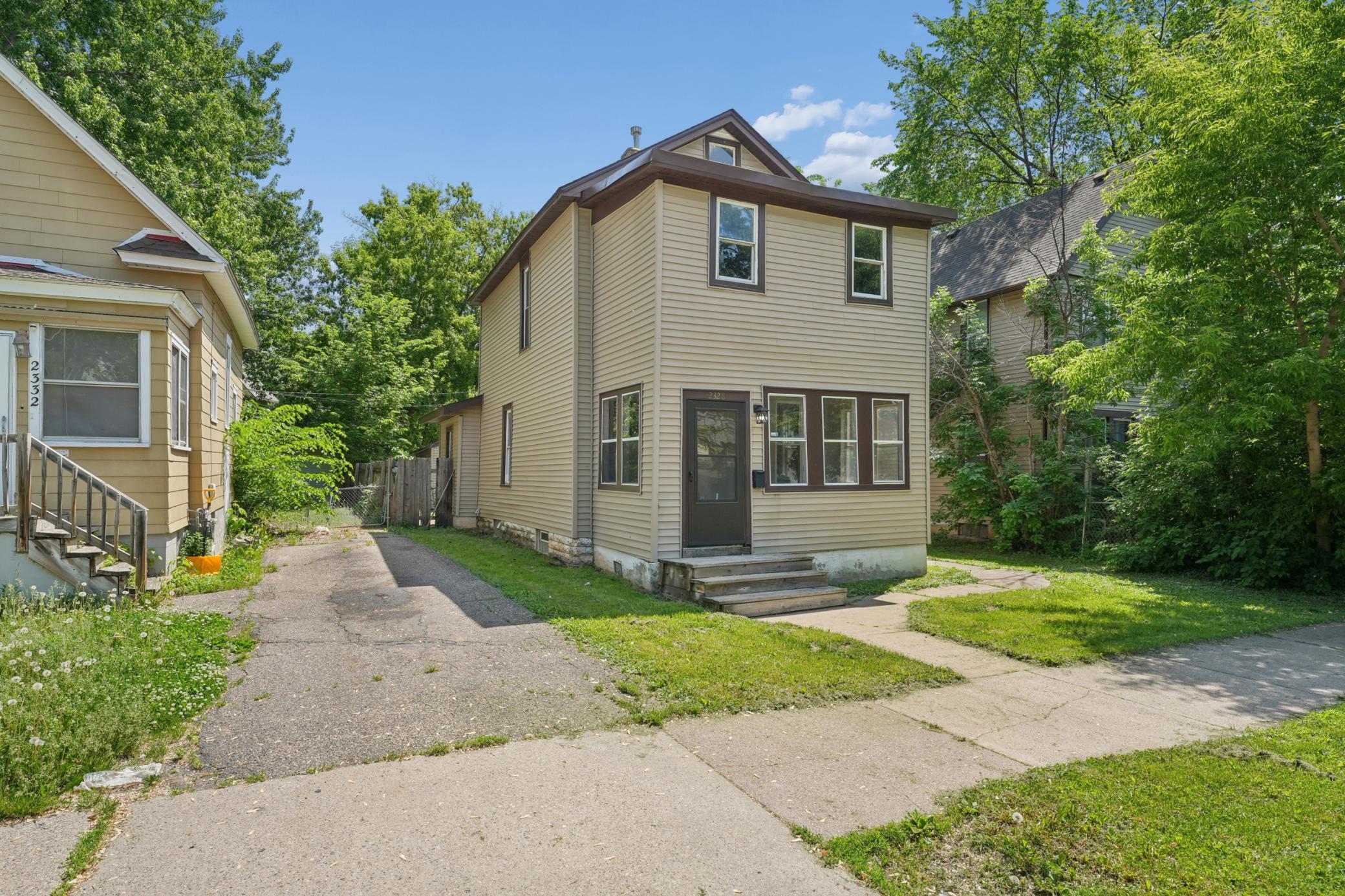 View of Residential at 2328 Sheridan Avenue, Minneapolis MN 55411, Minneapolis (2 of 31) - Mike Wilen | Minnesota Team Real Estate