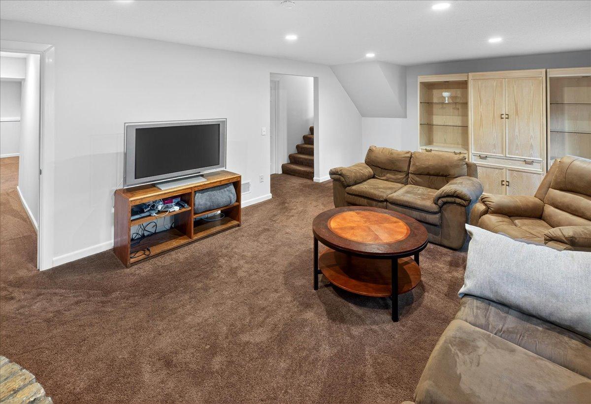View of Residential at 10204 Valley Forge Lane, Maple Grove MN 55369, Maple Grove (21 of 23) - Mike Wilen | Minnesota Team Real Estate
