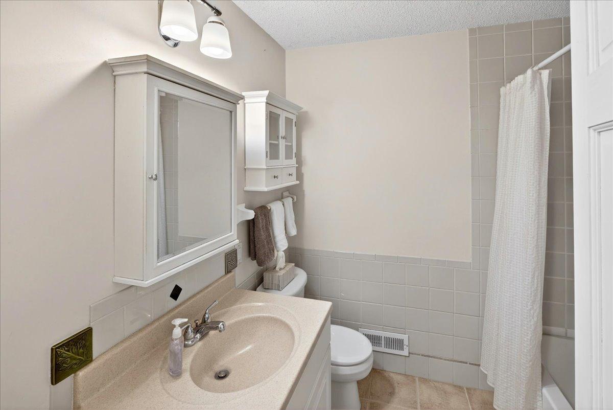 View of Residential at 10204 Valley Forge Lane, Maple Grove MN 55369, Maple Grove (17 of 23) - Mike Wilen | Minnesota Team Real Estate