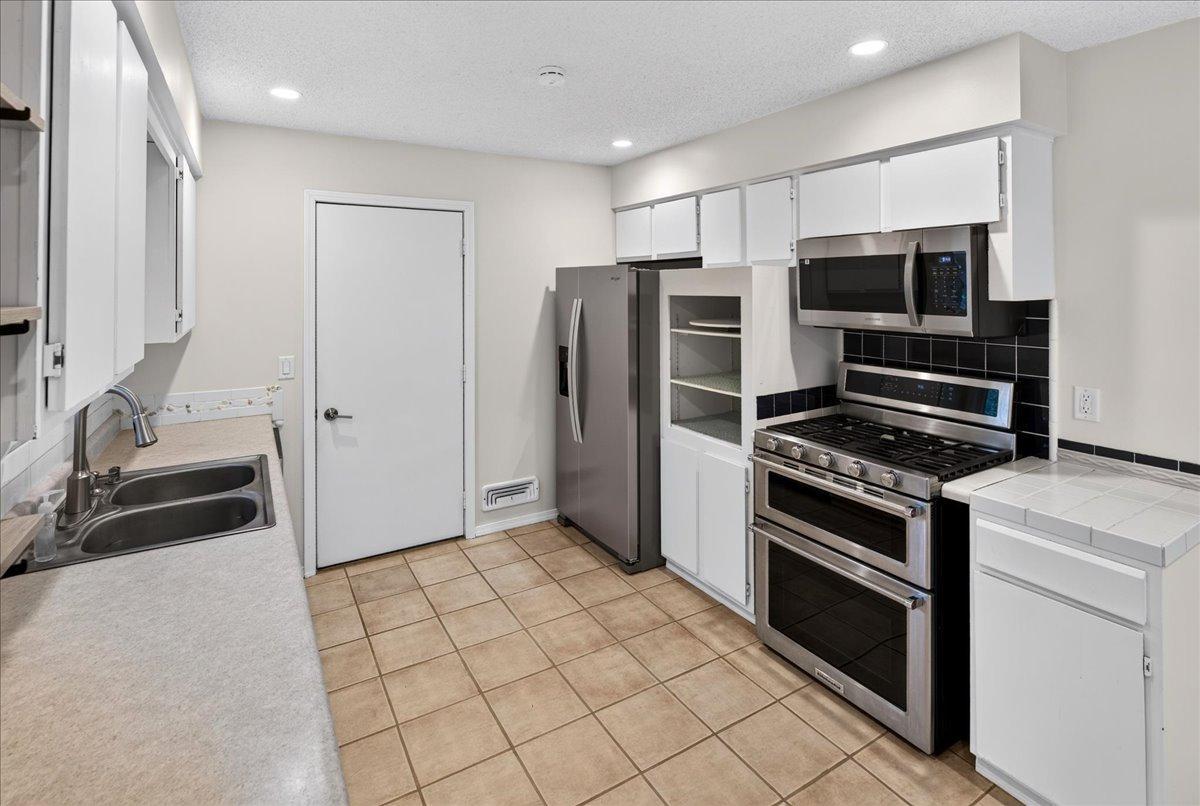 View of Residential at 10204 Valley Forge Lane, Maple Grove MN 55369, Maple Grove (11 of 29) - Mike Wilen | Minnesota Team Real Estate
