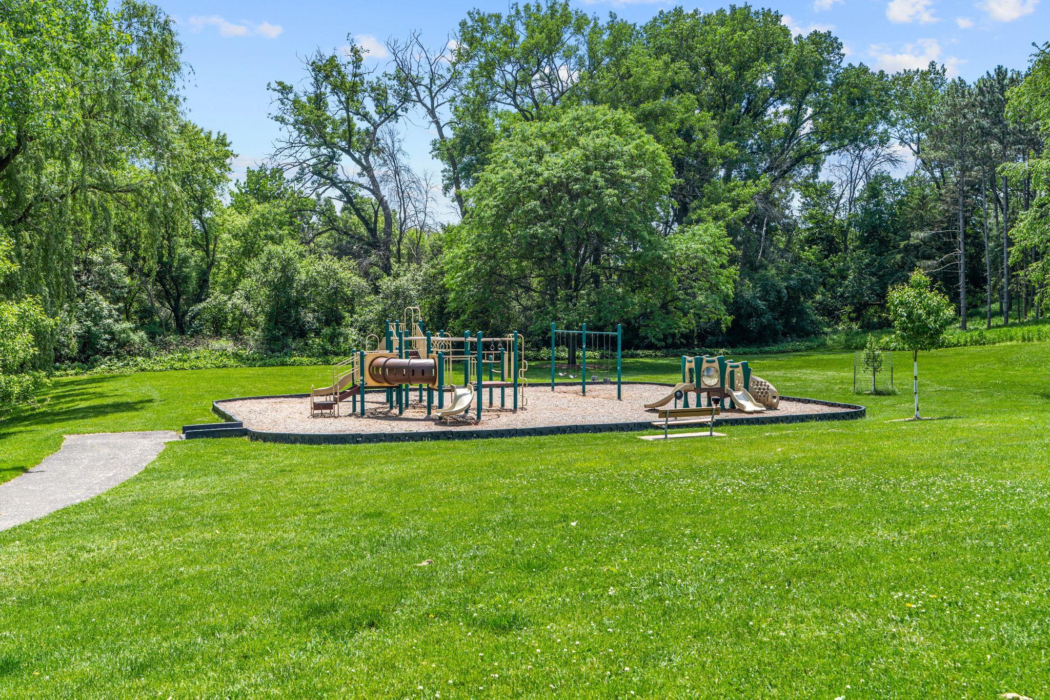 View of Residential at 4222 Bridgewood Terrace, Vadnais Heights MN 55127, Vadnais Heights (22 of 24) - Mike Wilen | Minnesota Team Real Estate
