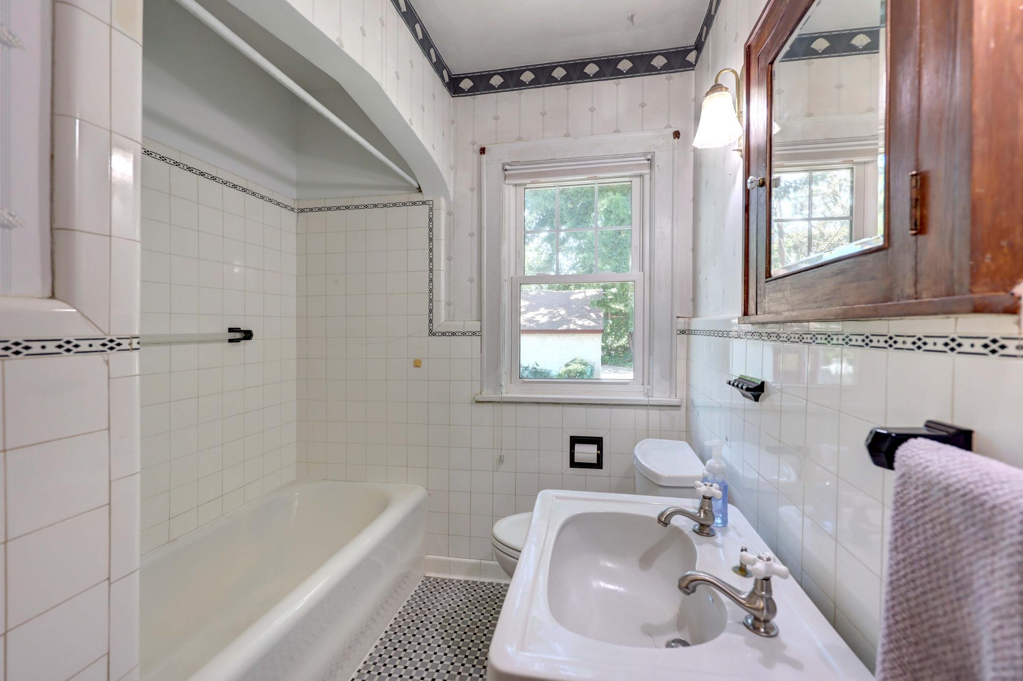 View of Residential at 4020 Washburn Avenue, Minneapolis MN 55412, Minneapolis (21 of 46) - Mike Wilen | Minnesota Team Real Estate