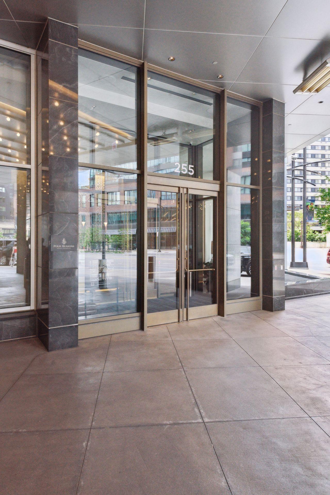 View of Residential at 255 Hennepin Avenue #3103, Minneapolis MN 55408, Minneapolis (80 of 117) - Mike Wilen | Minnesota Team Real Estate