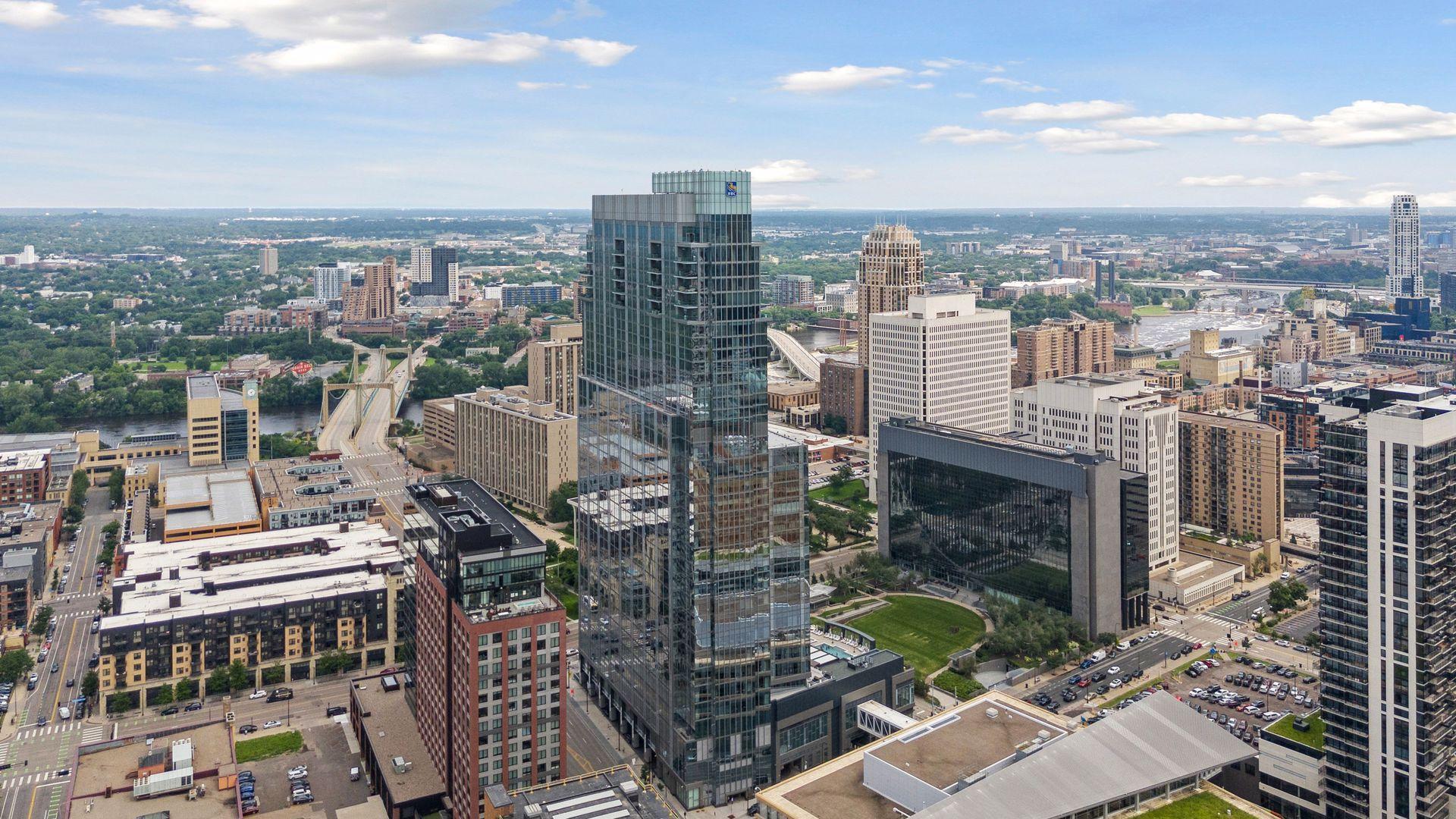 View of Residential at 255 Hennepin Avenue #3103, Minneapolis MN 55408, Minneapolis (71 of 117) - Mike Wilen | Minnesota Team Real Estate