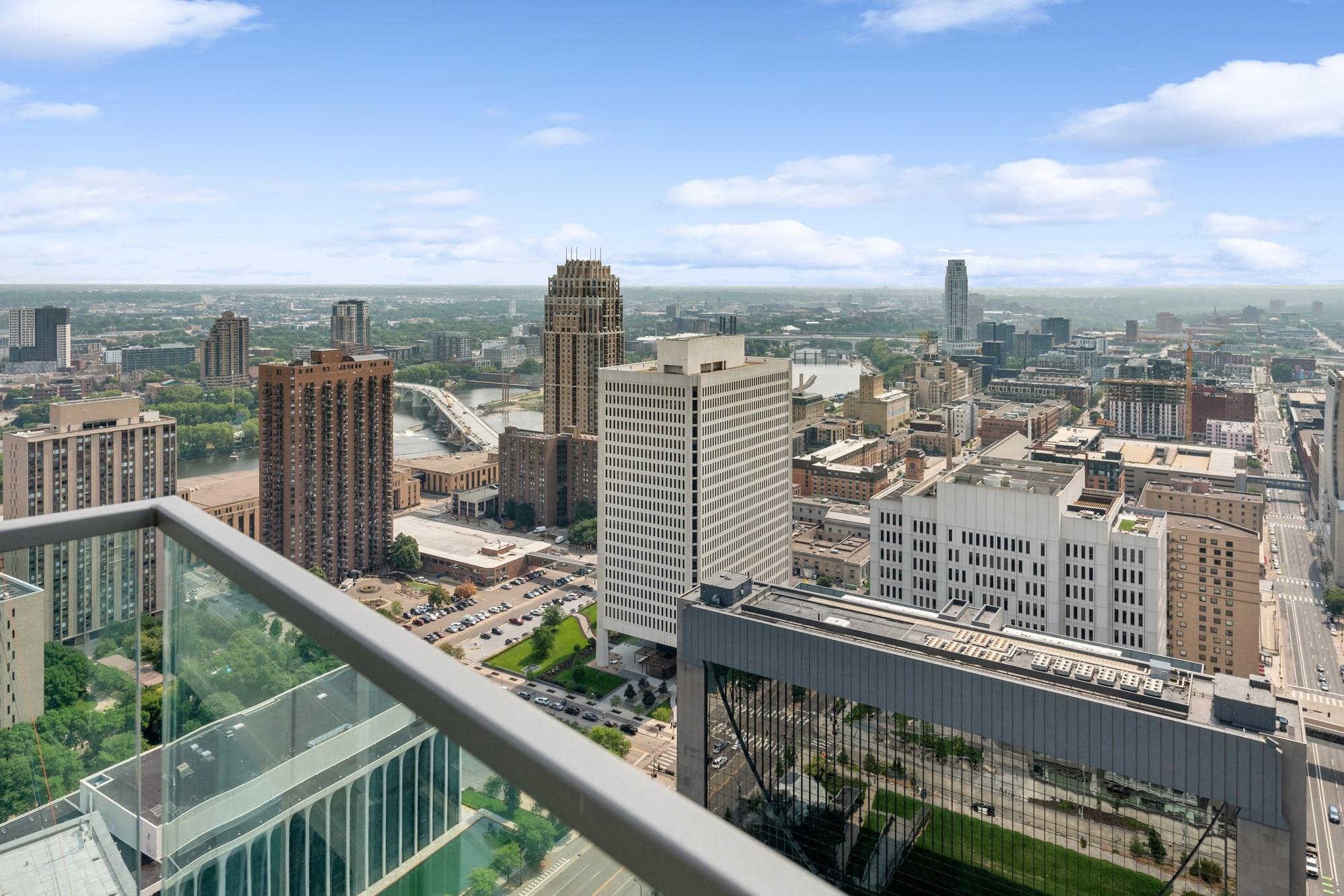 View of Residential at 255 Hennepin Ave #3107, Minneapolis MN 55401, Minneapolis (32 of 36) - Mike Wilen | Minnesota Team Real Estate