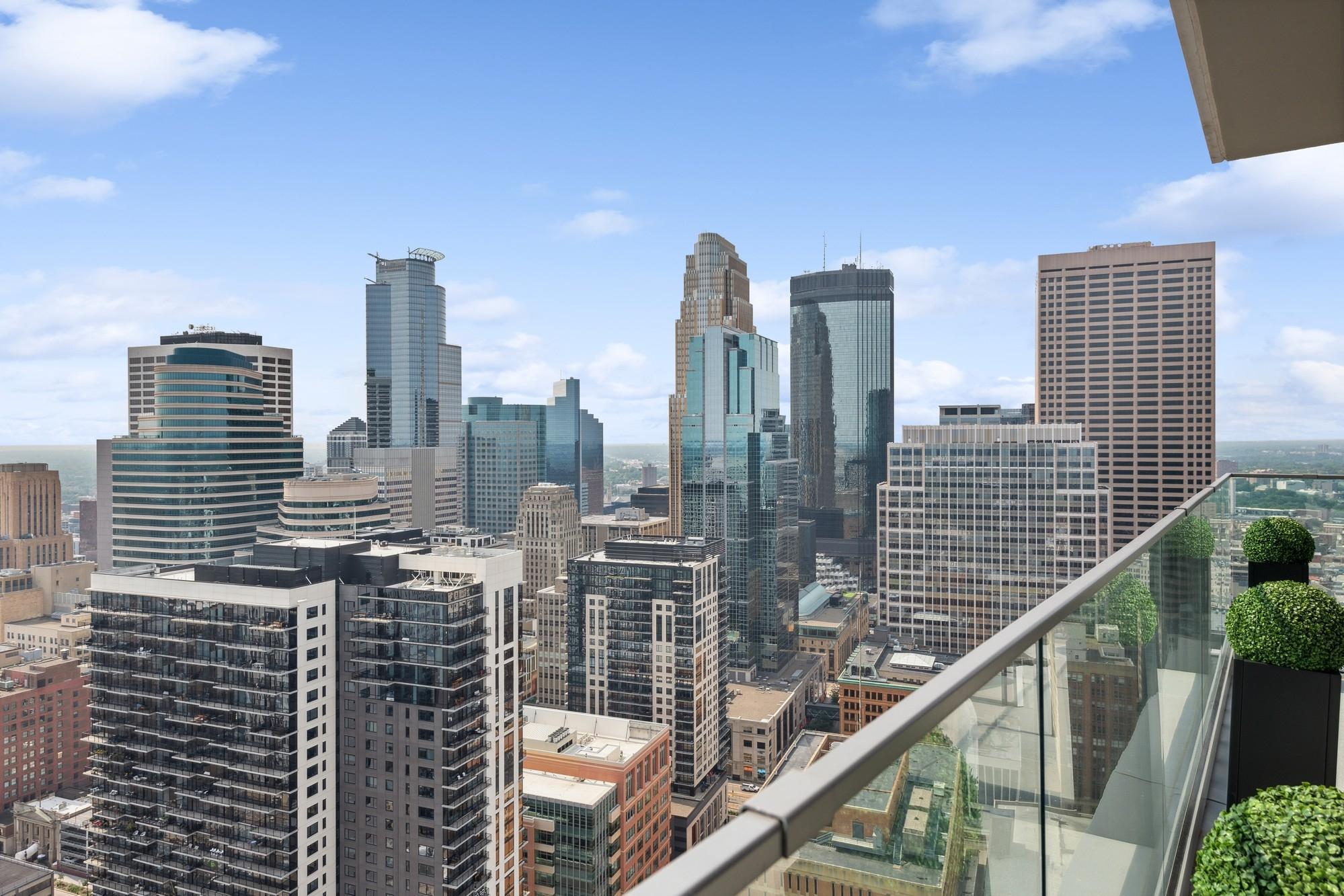View of Residential at 255 Hennepin Ave #3107, Minneapolis MN 55401, Minneapolis (31 of 36) - Mike Wilen | Minnesota Team Real Estate