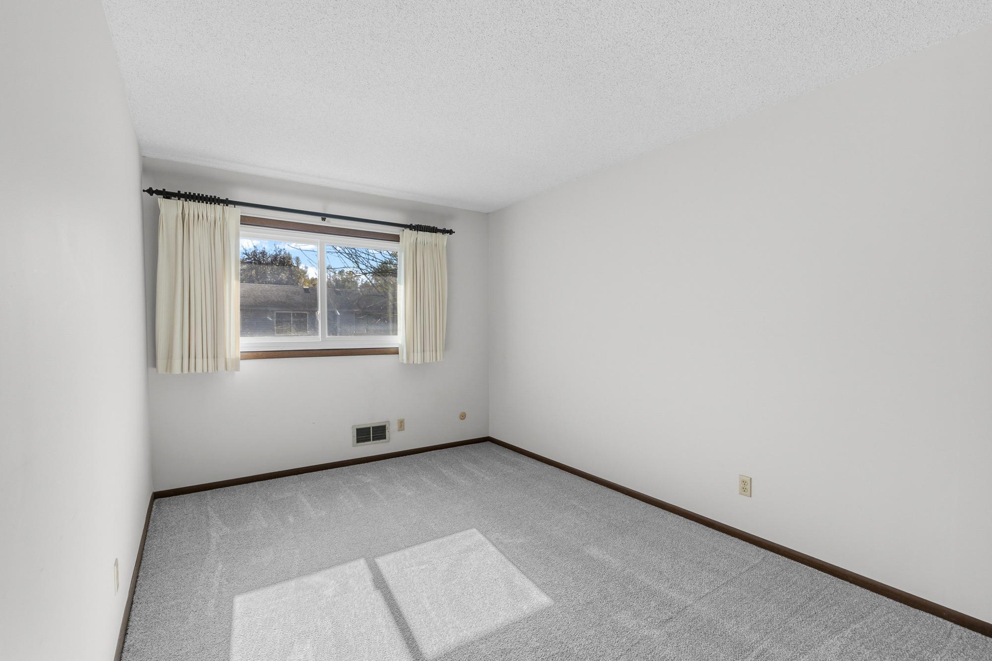 View of Residential at 987 Carmel Court, Shoreview MN 55126, Shoreview (17 of 27) - Mike Wilen | Minnesota Team Real Estate
