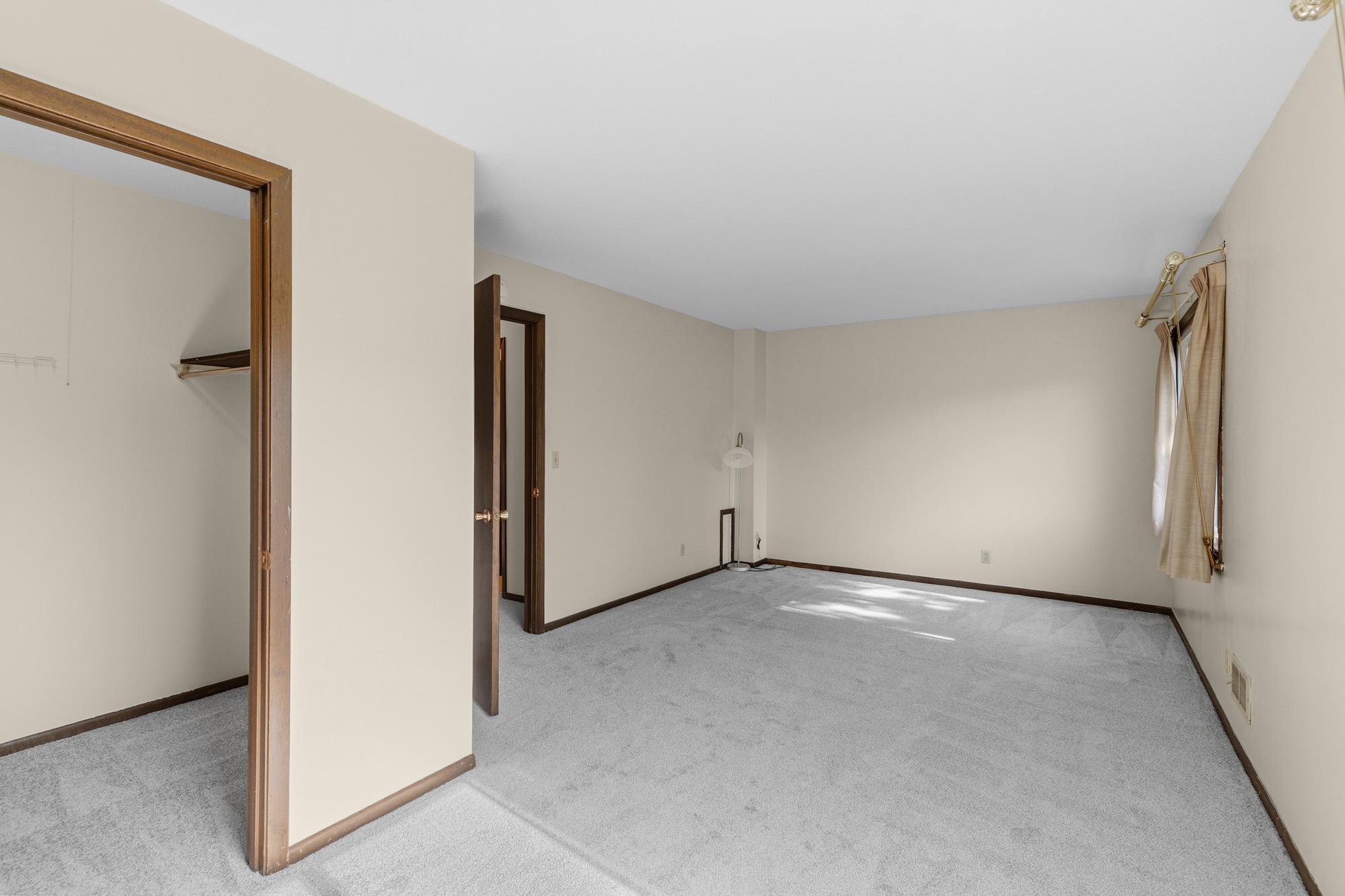 View of Residential at 987 Carmel Court, Shoreview MN 55126, Shoreview (16 of 27) - Mike Wilen | Minnesota Team Real Estate