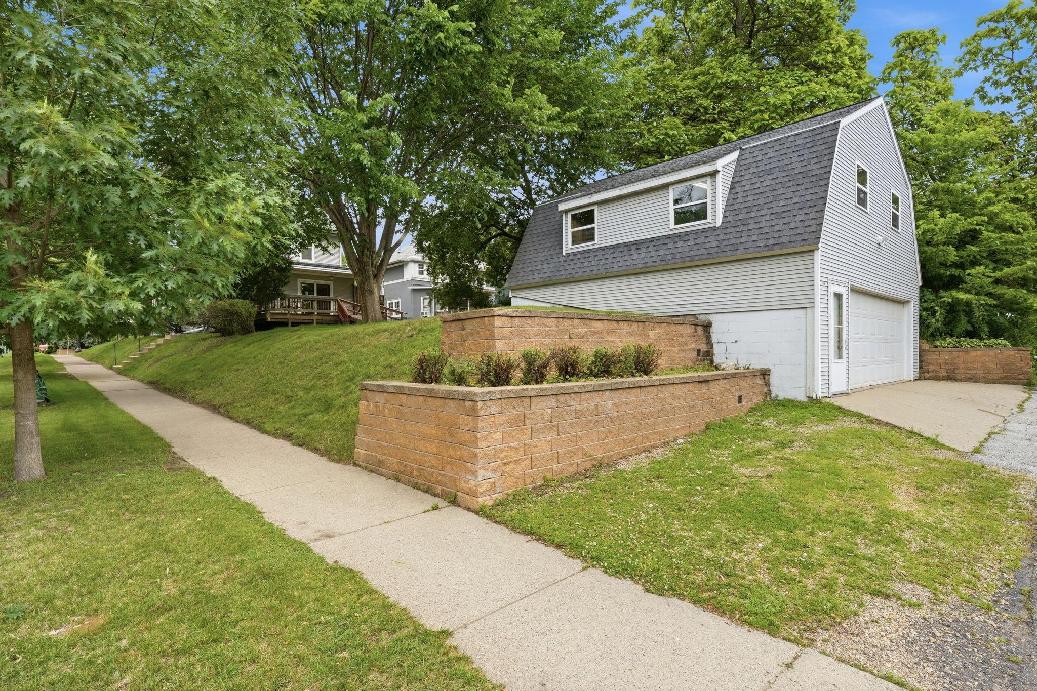View of Residential at 2016 Laurel Avenue, Saint Paul MN 55104, Saint Paul (27 of 27) - Mike Wilen | Minnesota Team Real Estate
