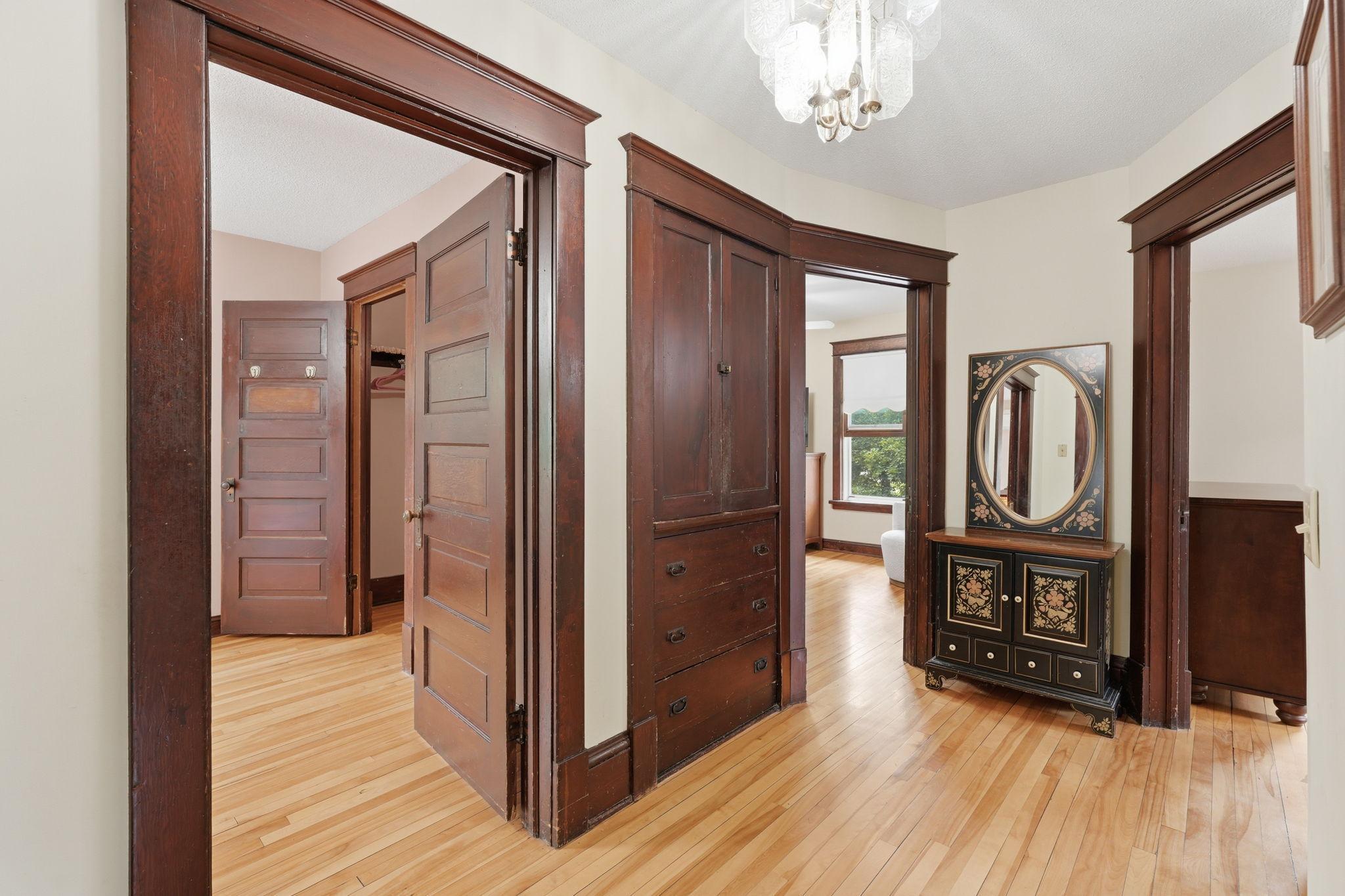 View of Residential at 2016 Laurel Avenue, Saint Paul MN 55104, Saint Paul (13 of 27) - Mike Wilen | Minnesota Team Real Estate