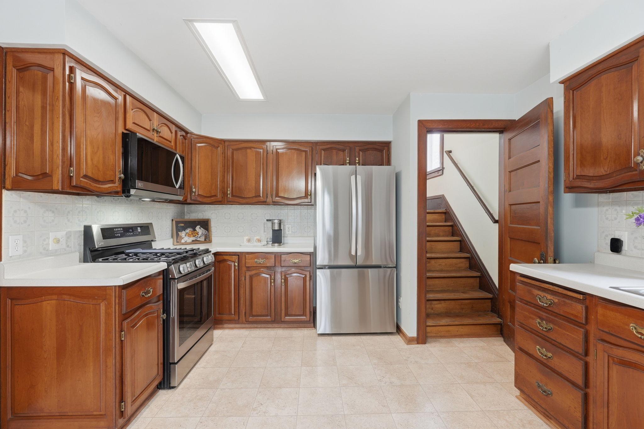 View of Residential at 2016 Laurel Avenue, Saint Paul MN 55104, Saint Paul (12 of 27) - Mike Wilen | Minnesota Team Real Estate