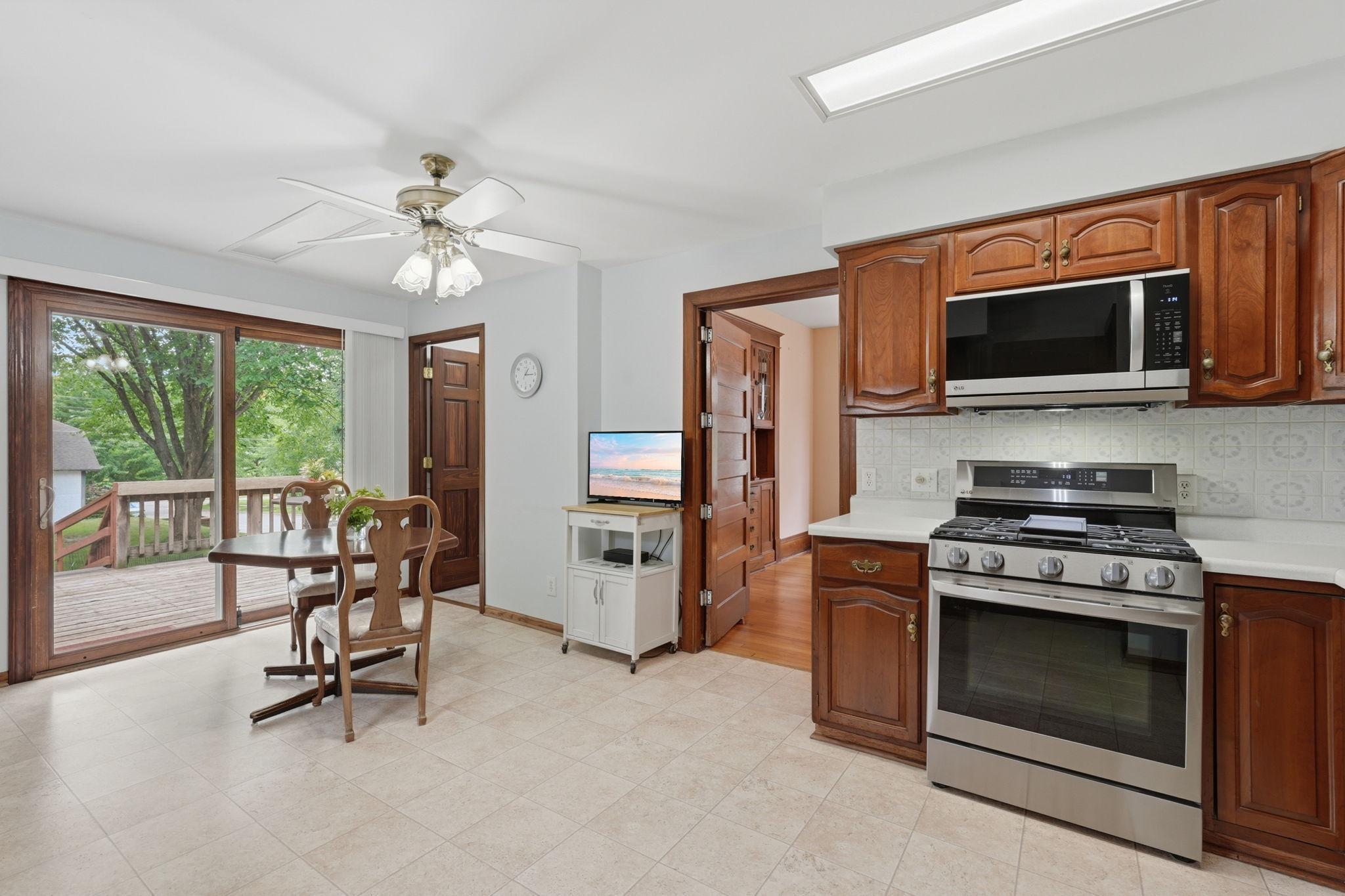 View of Residential at 2016 Laurel Avenue, Saint Paul MN 55104, Saint Paul (10 of 27) - Mike Wilen | Minnesota Team Real Estate