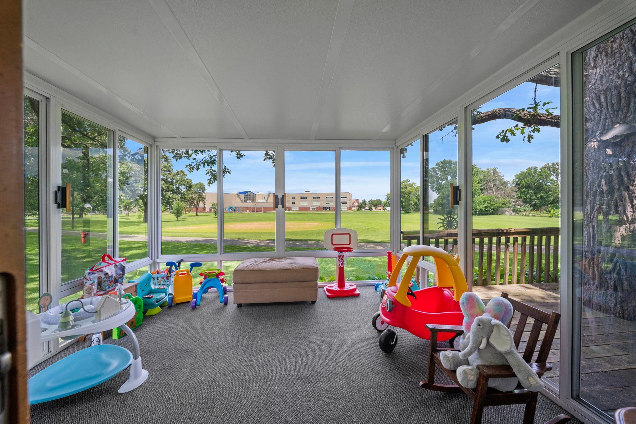 View of Residential at 5025 Zenith Avenue, Brooklyn Center MN 55429, Brooklyn Center (10 of 52) - Mike Wilen | Minnesota Team Real Estate