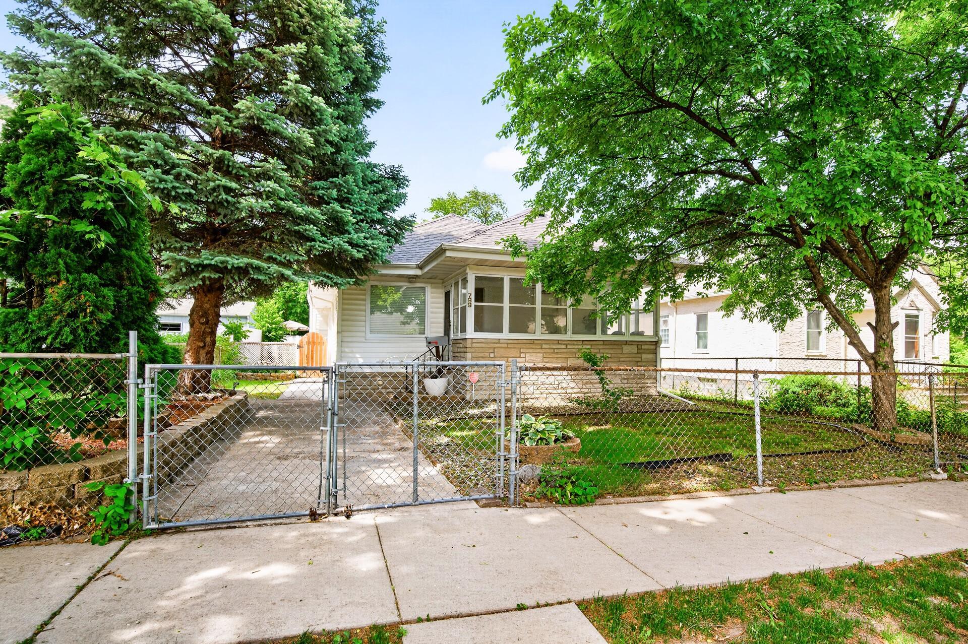 View of Residential at 799 Fuller Avenue, Saint Paul MN 55104, Saint Paul (2 of 30) - Mike Wilen | Minnesota Team Real Estate