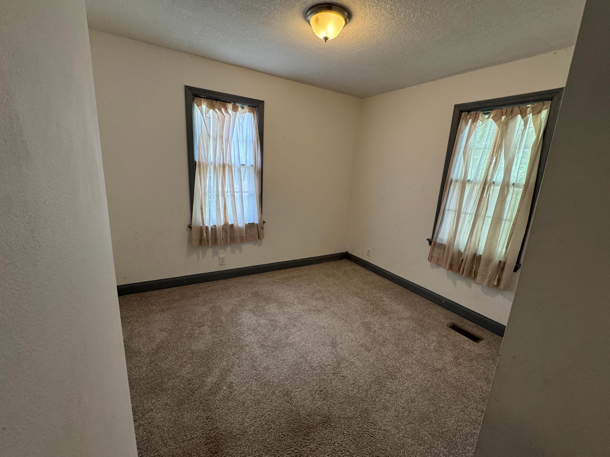 View of Residential at 878 Monroe Court, Saint Paul MN 55102, Saint Paul (8 of 23) - Mike Wilen | Minnesota Team Real Estate