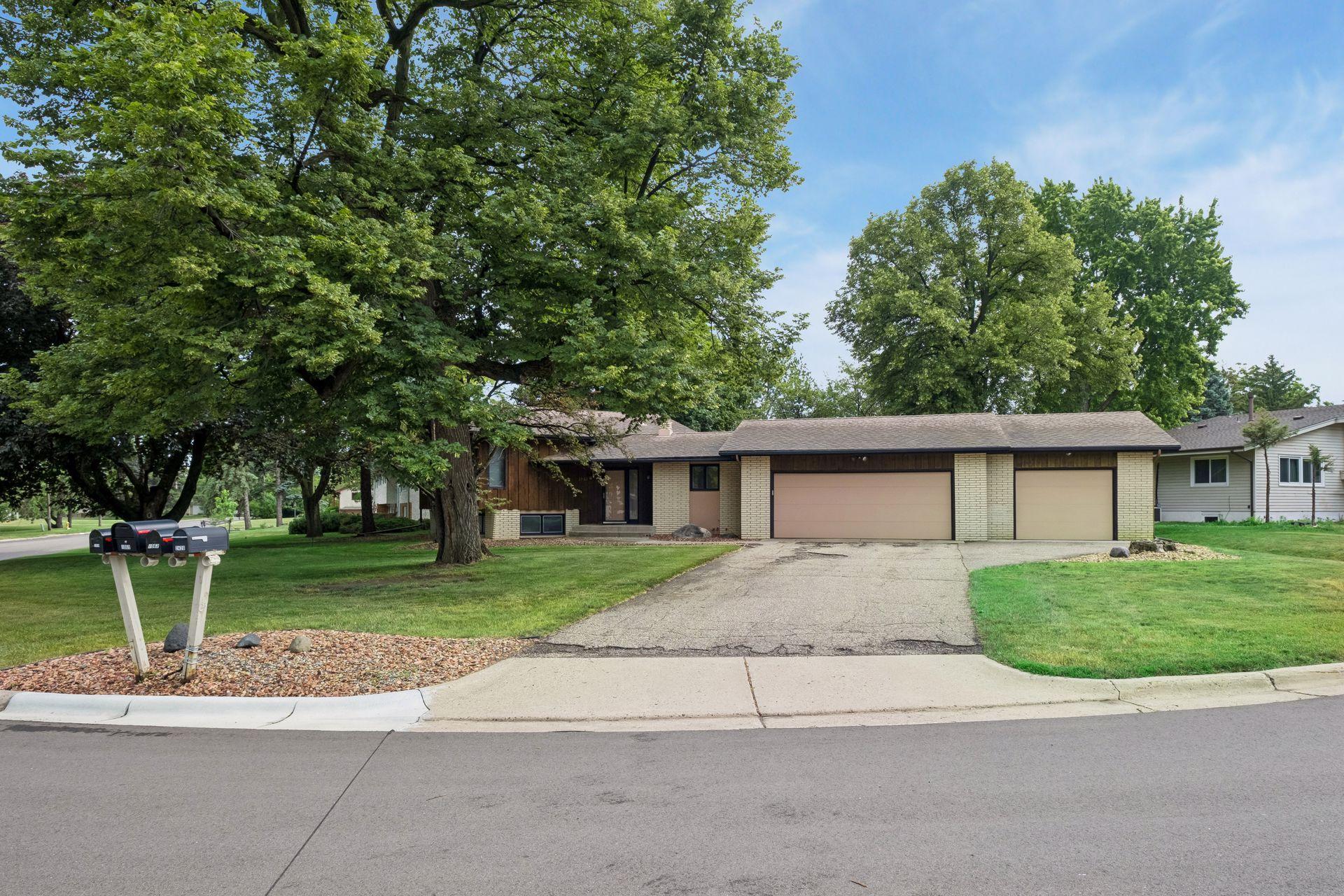View of Residential at 1062 Crestview Drive, Maplewood MN 55119, Maplewood - Mike Wilen | Minnesota Team Real Estate