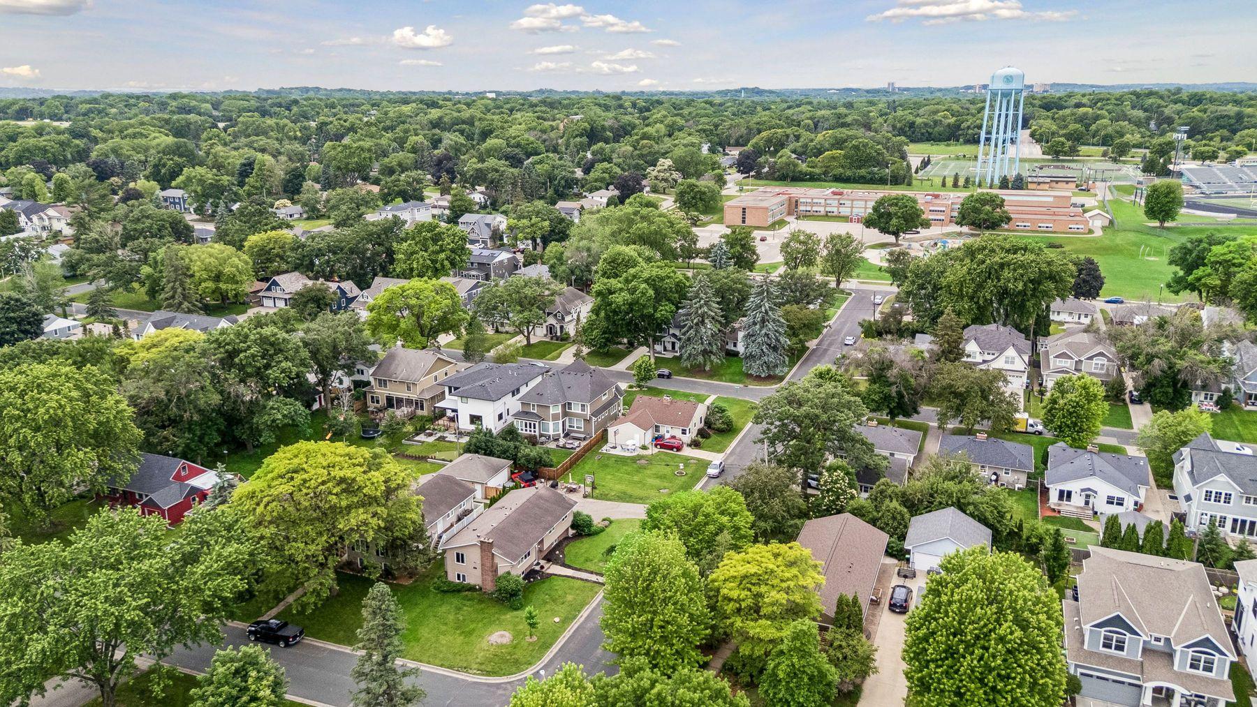 View of Residential at 5900 Saint Johns Avenue, Edina MN 55424, Edina (22 of 25) - Mike Wilen | Minnesota Team Real Estate