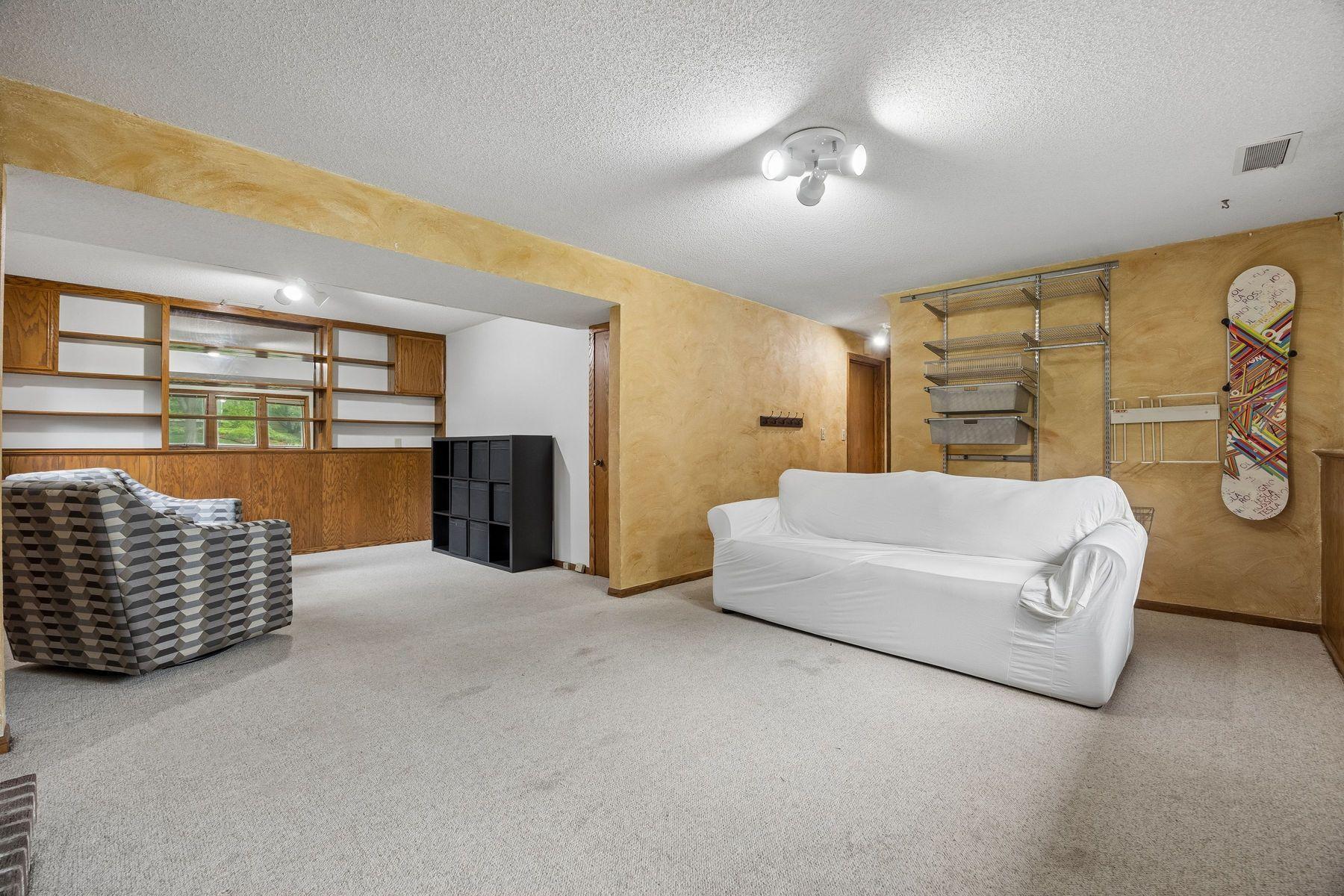 View of Residential at 5900 Saint Johns Avenue, Edina MN 55424, Edina (16 of 25) - Mike Wilen | Minnesota Team Real Estate