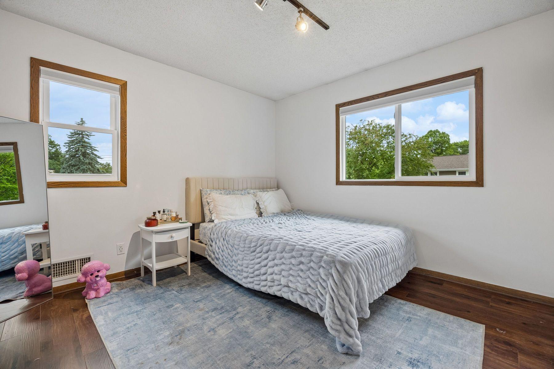 View of Residential at 5900 Saint Johns Avenue, Edina MN 55424, Edina (14 of 25) - Mike Wilen | Minnesota Team Real Estate