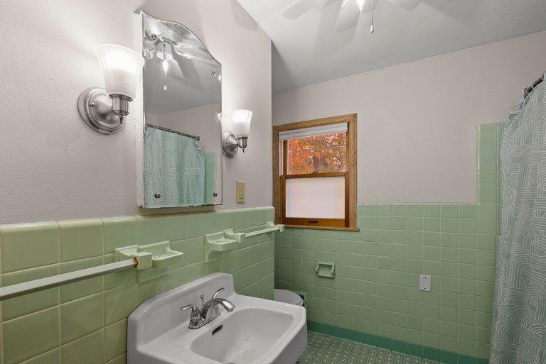 View of Residential at 4529 Beard Avenue, Robbinsdale MN 55422, Robbinsdale (25 of 46) - Mike Wilen | Minnesota Team Real Estate