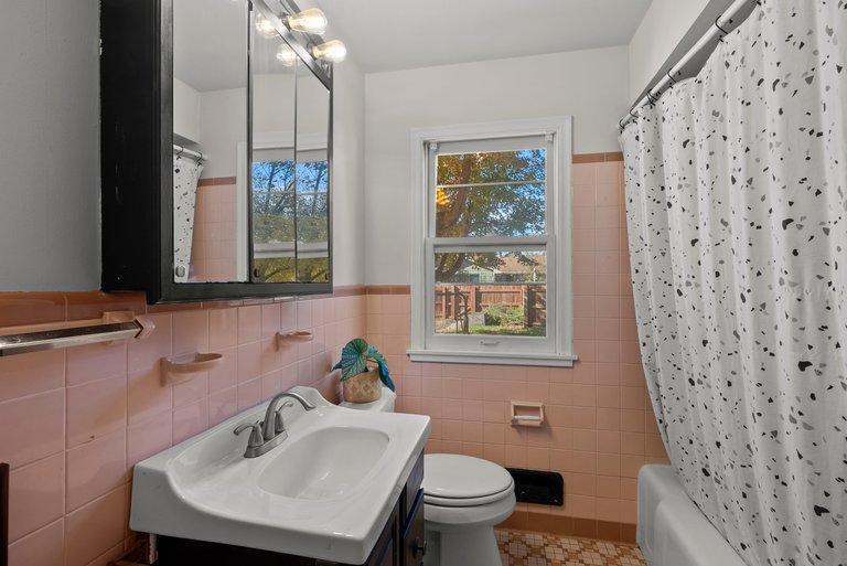 View of Residential at 4529 Beard Avenue, Robbinsdale MN 55422, Robbinsdale (16 of 46) - Mike Wilen | Minnesota Team Real Estate