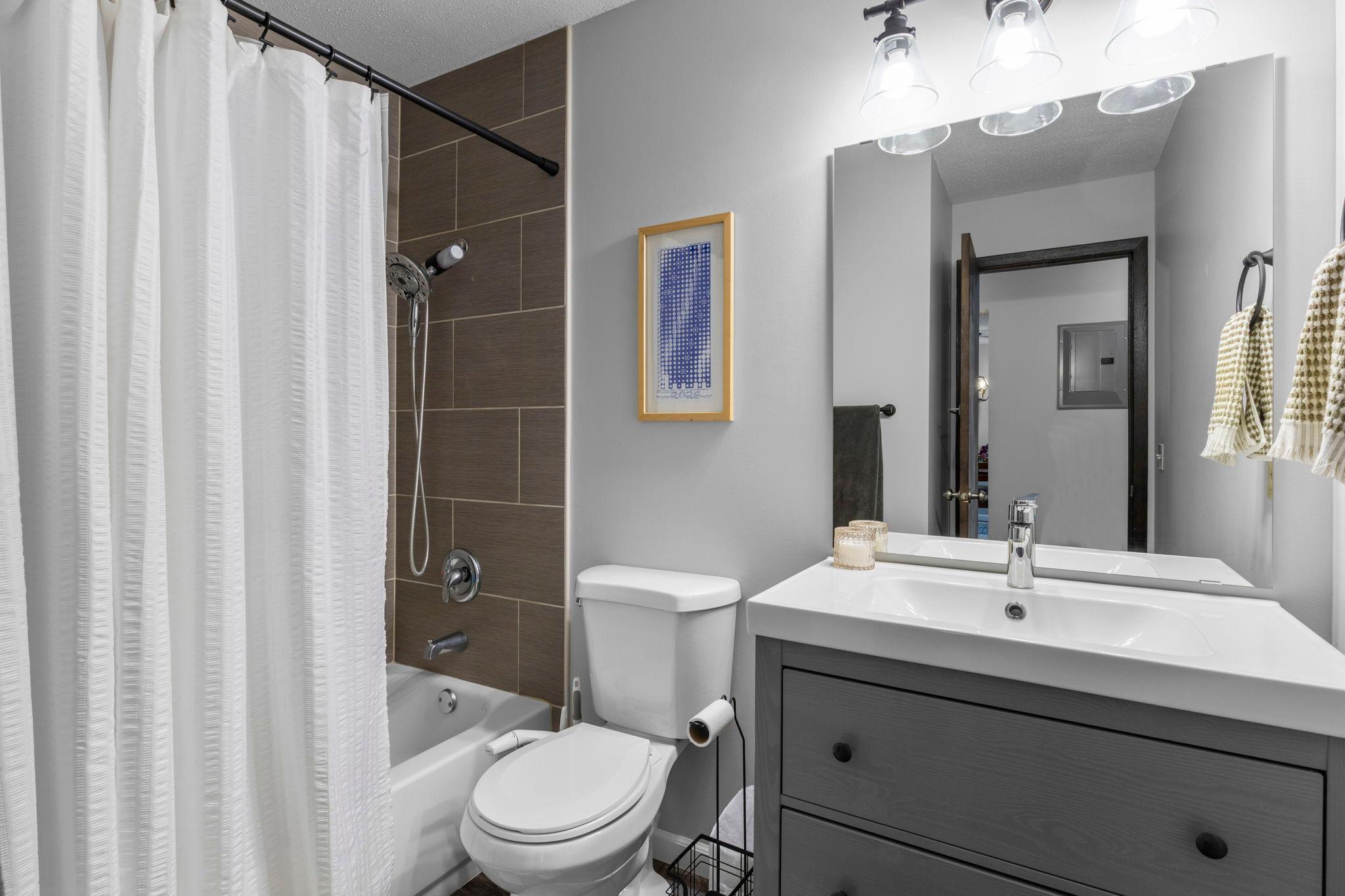 View of Residential at 1304 Medicine Lake Drive #308, Plymouth MN 55441, Plymouth (7 of 24) - Mike Wilen | Minnesota Team Real Estate