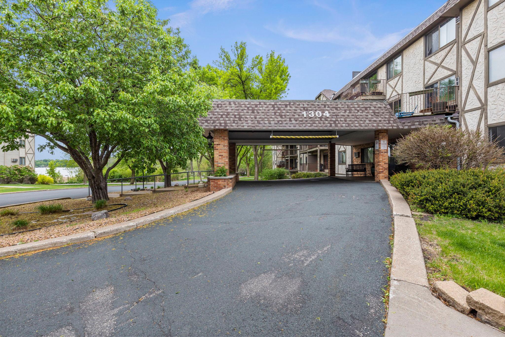 View of Residential at 1304 Medicine Lake Drive #308, Plymouth MN 55441, Plymouth (16 of 24) - Mike Wilen | Minnesota Team Real Estate